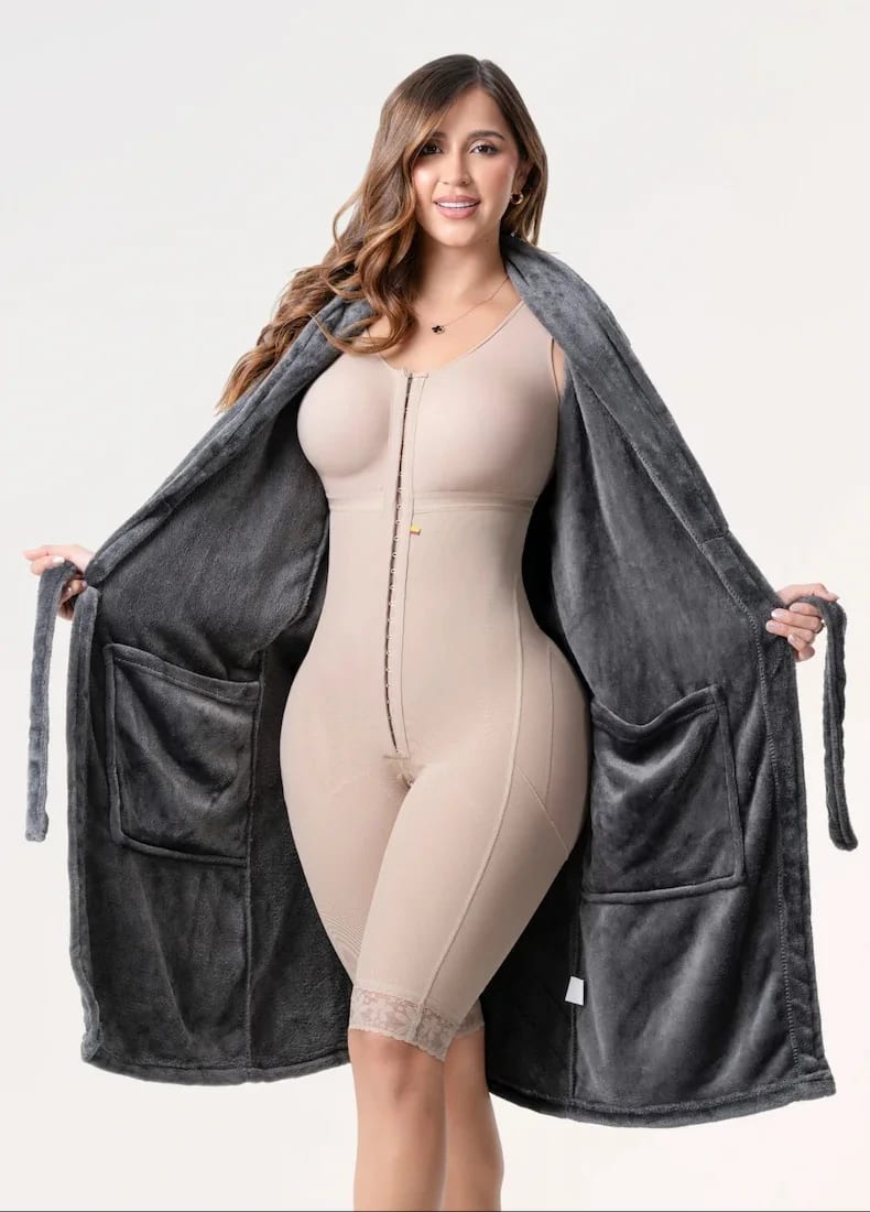 Bata Microfibra: Suave para recuperación post-Cirugía | Salome PJ601 - imagen 1