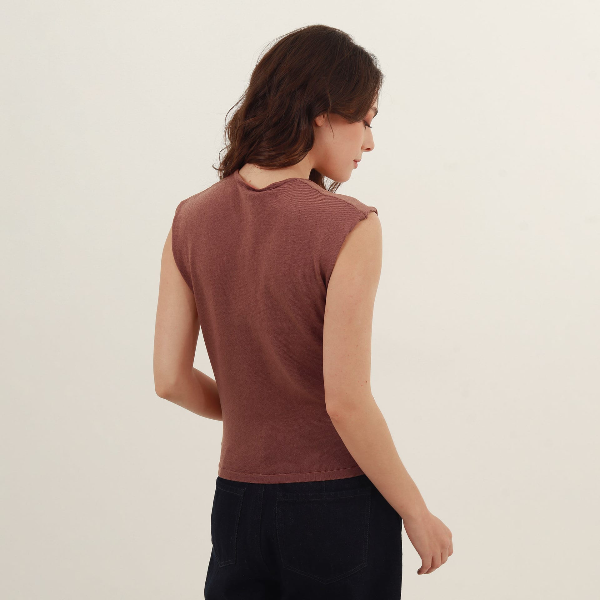 Blusa tejida cuello asimétrico manga sisa - imagen 11