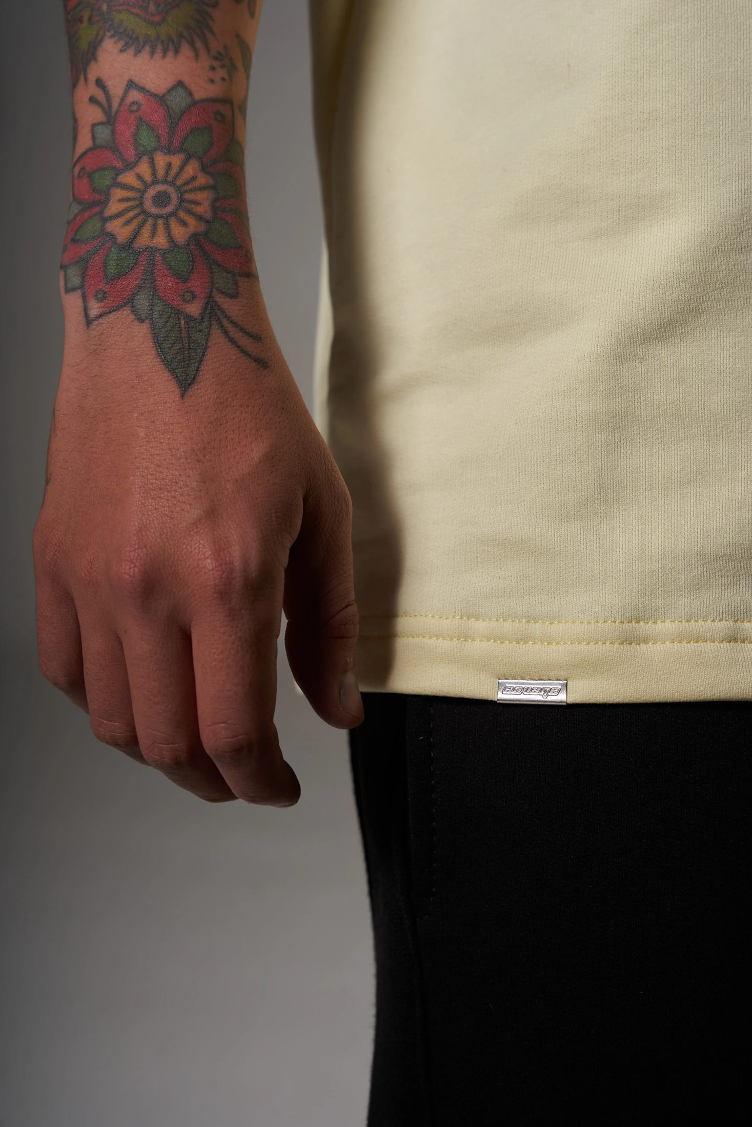 CAMISETA 300 GRAMOS 100% ALGODÓN AMARILLA - imagen 4