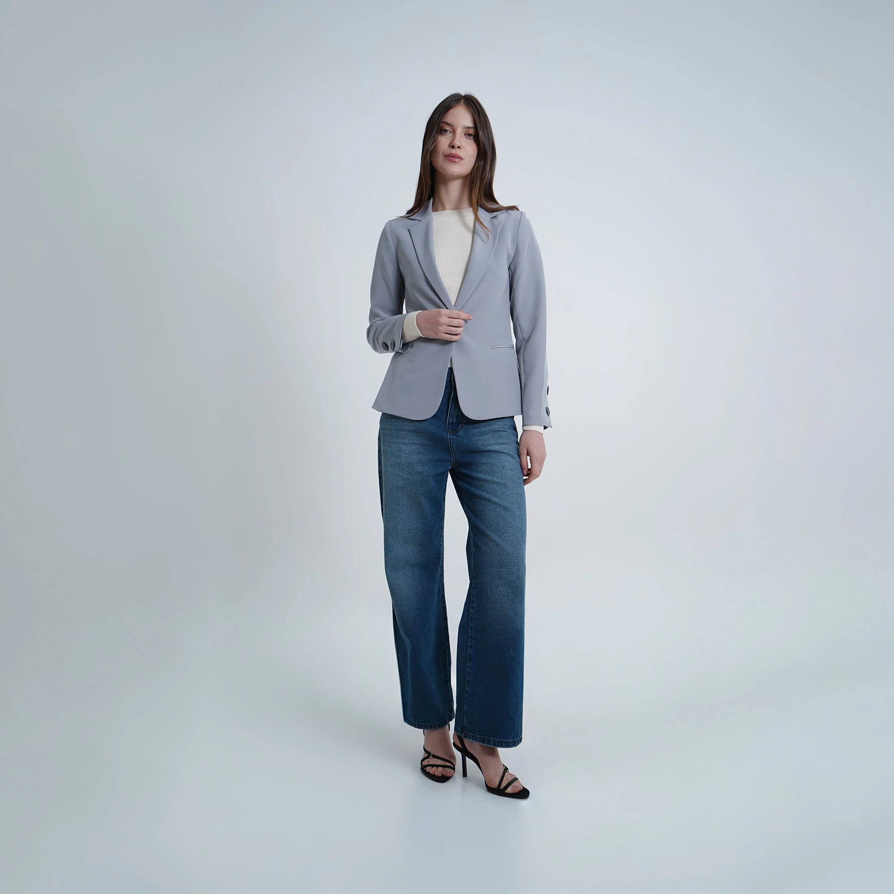 Chaqueta blazer básico con solapa y botones - imagen 2