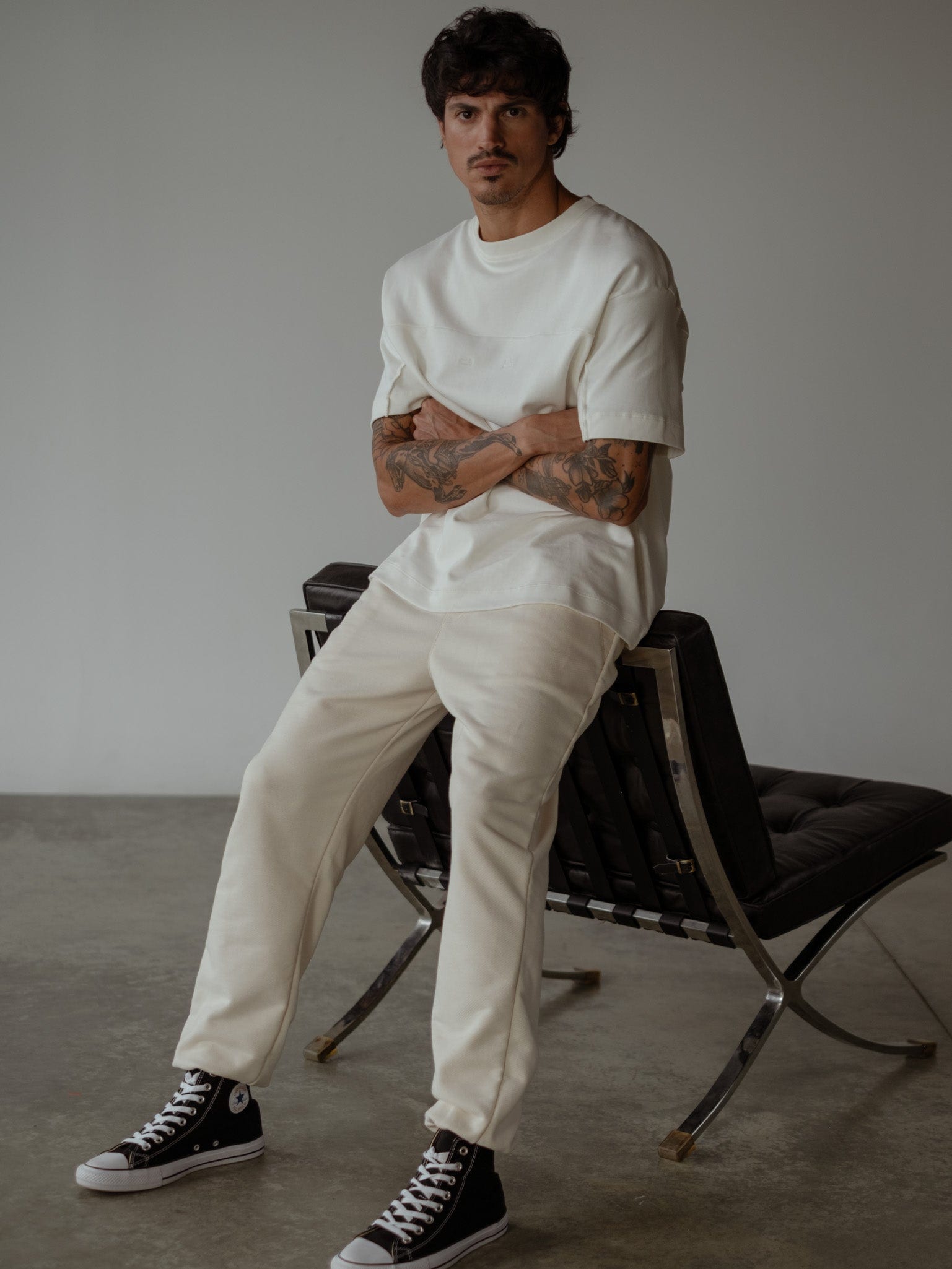 MEN MINIMAL JOGGER - CREAMY - imagen 19