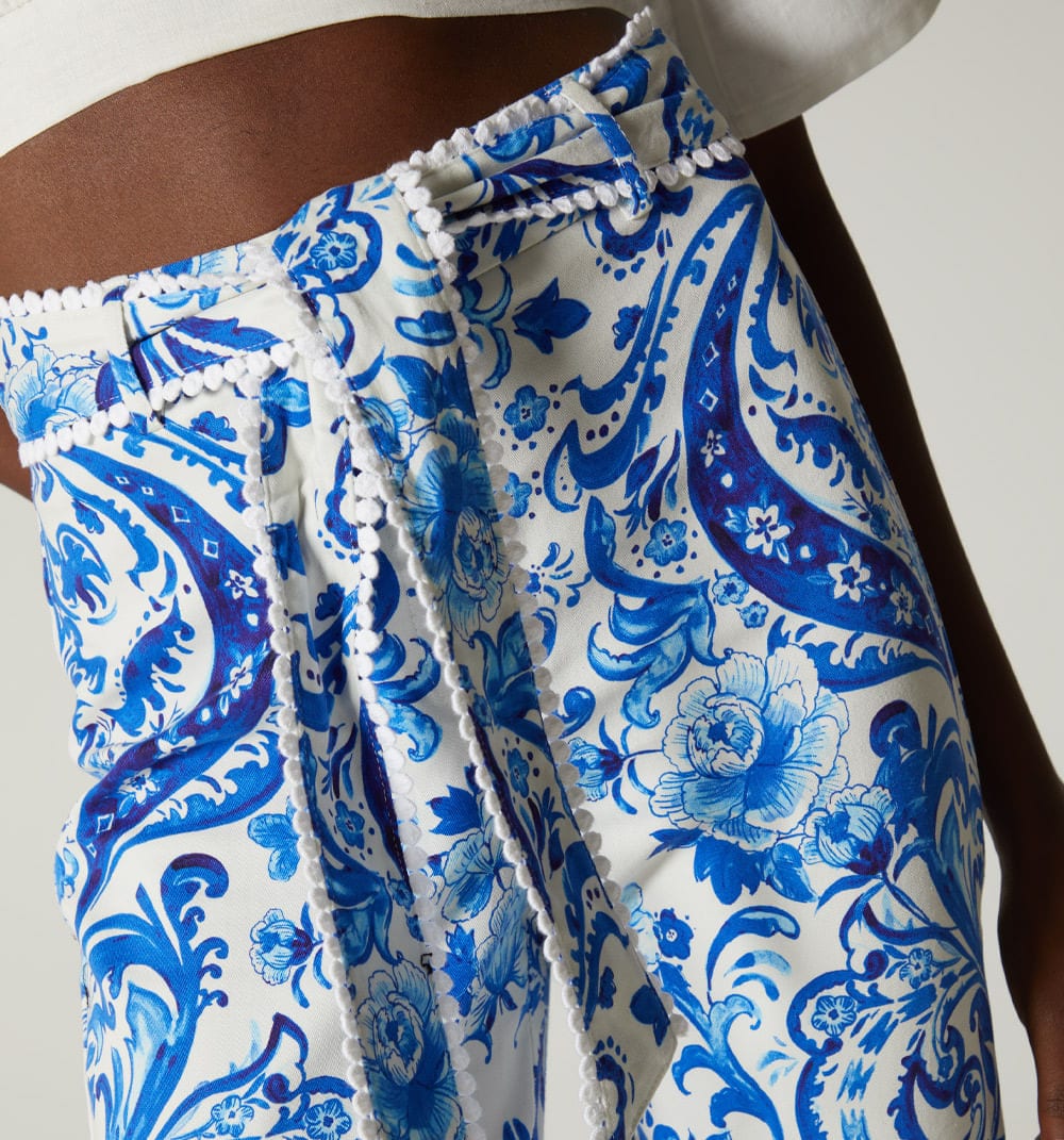 Pantalon capri con tira de anudar - imagen 3
