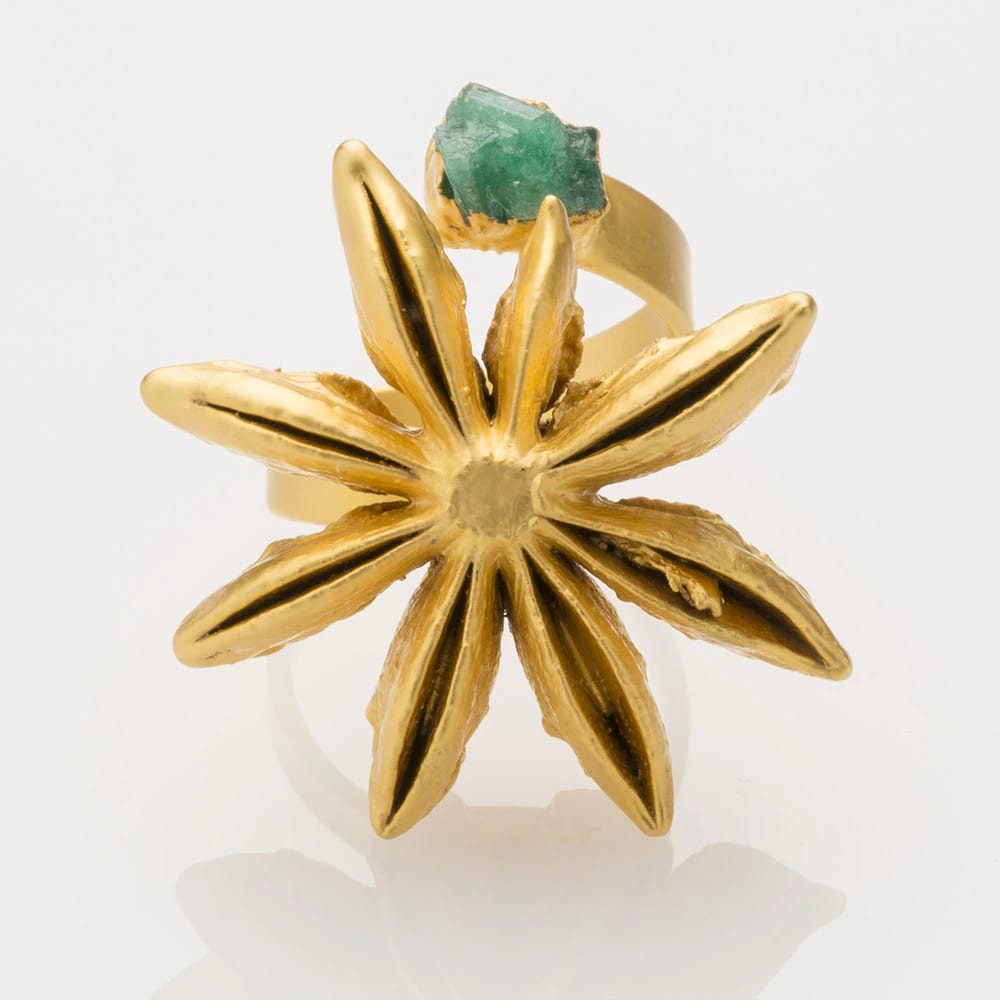 Star Anise and Rough Emerald Ring - imagen 1