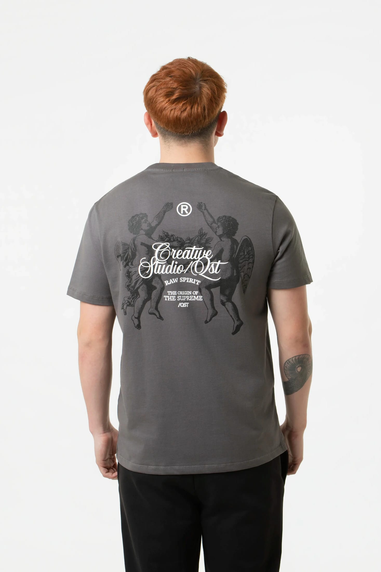 CAMISETA ESPECIAL ESTAMPADO LOCALIZADO COLOR NEGRO-GRIS - imagen 3