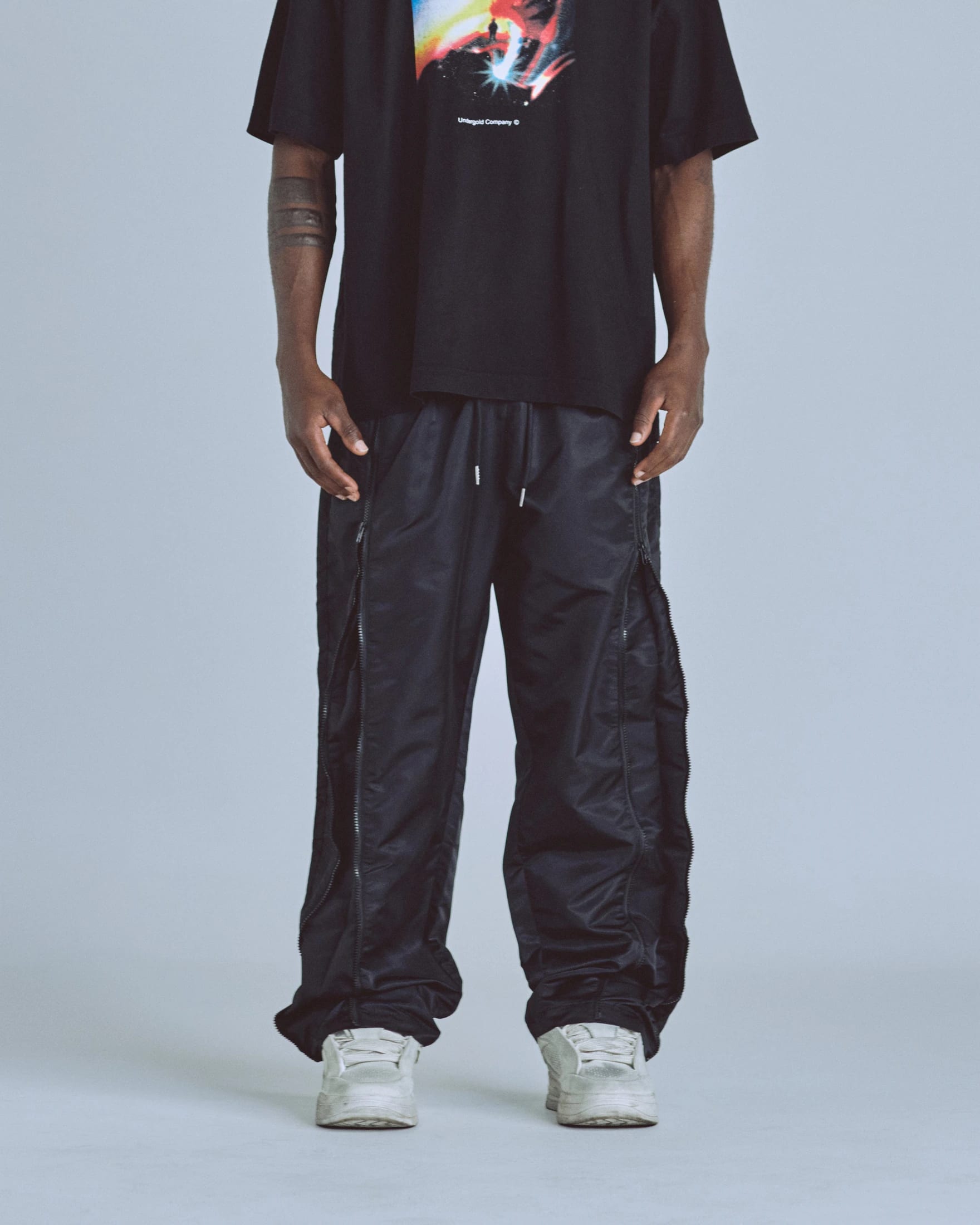 Basics Panelled Zip Up Cargo Pants Black - imagen 2