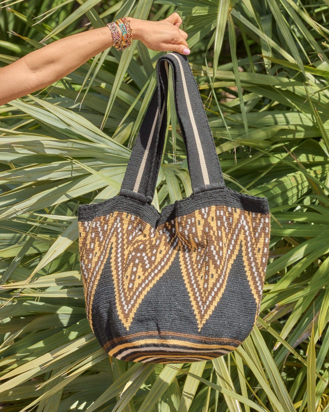 Maleiwa Tote Bag - Black (Pre-order) - imagen 4