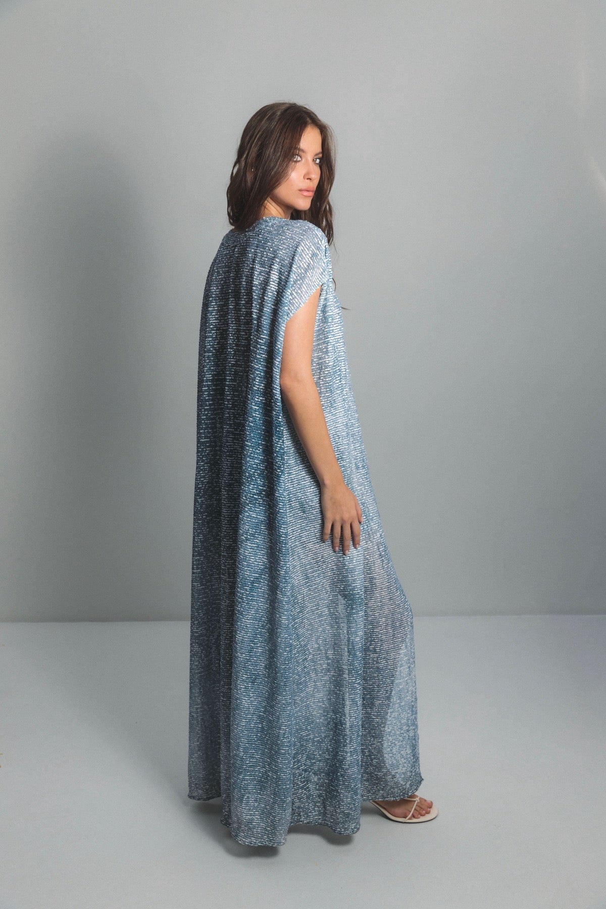 Alina Cape | Blue Haze - imagen 2