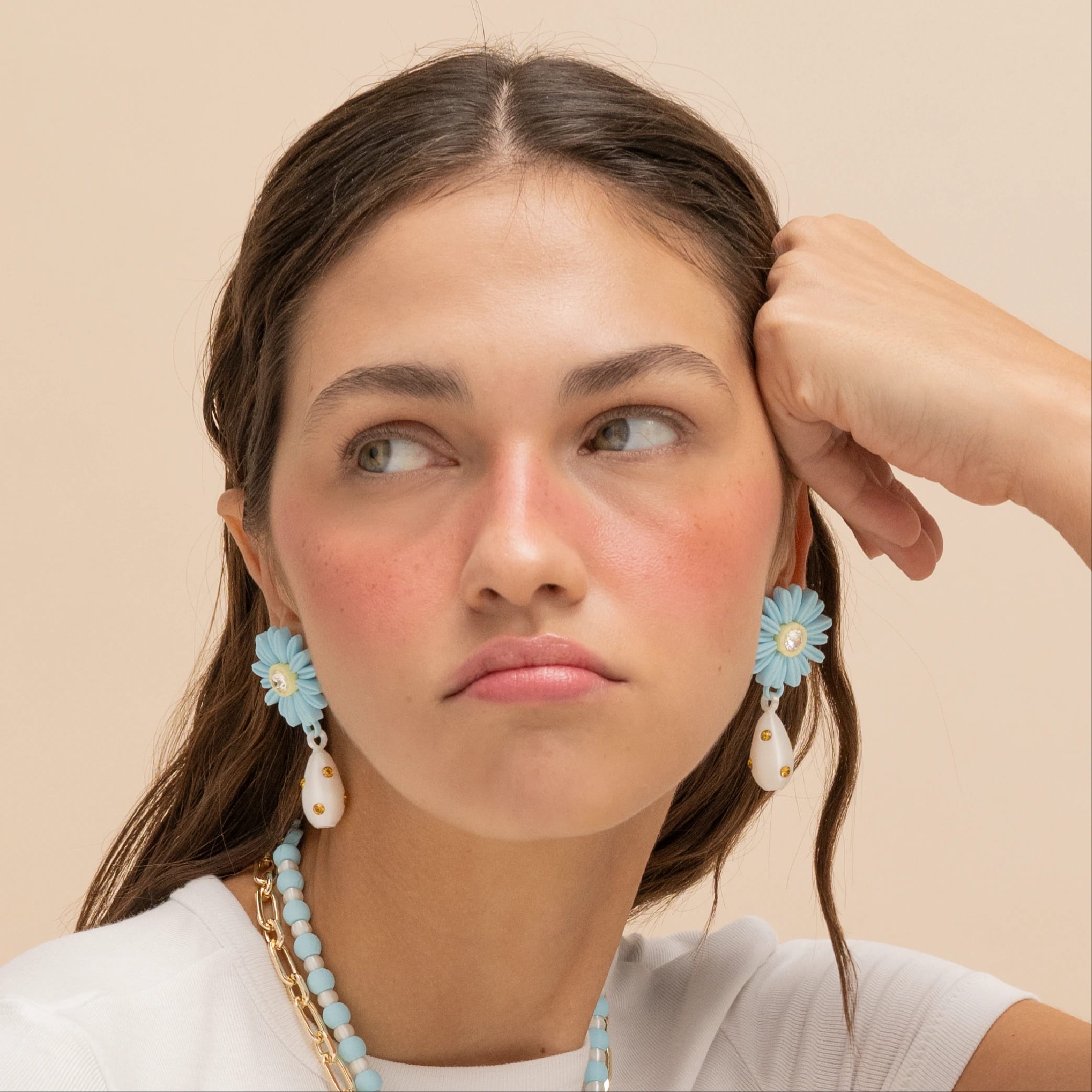 ARETES DE MARGARITA CON DIJE DE PERLA - imagen 2