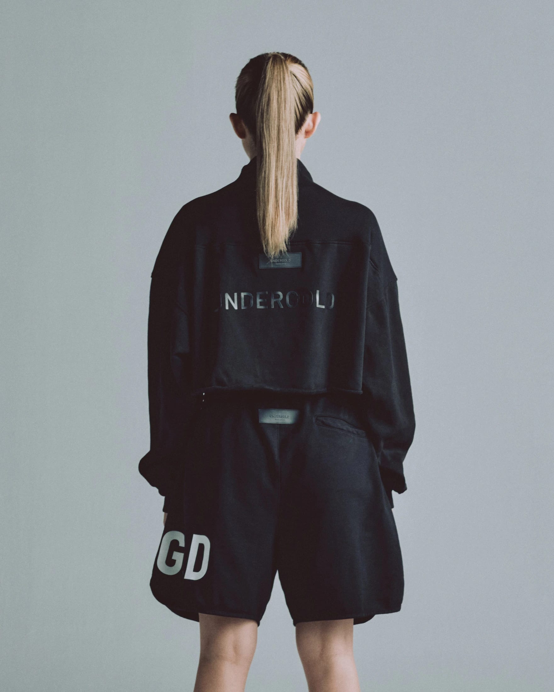Line Logo Cropped Zip up Crewneck Black - imagen 7