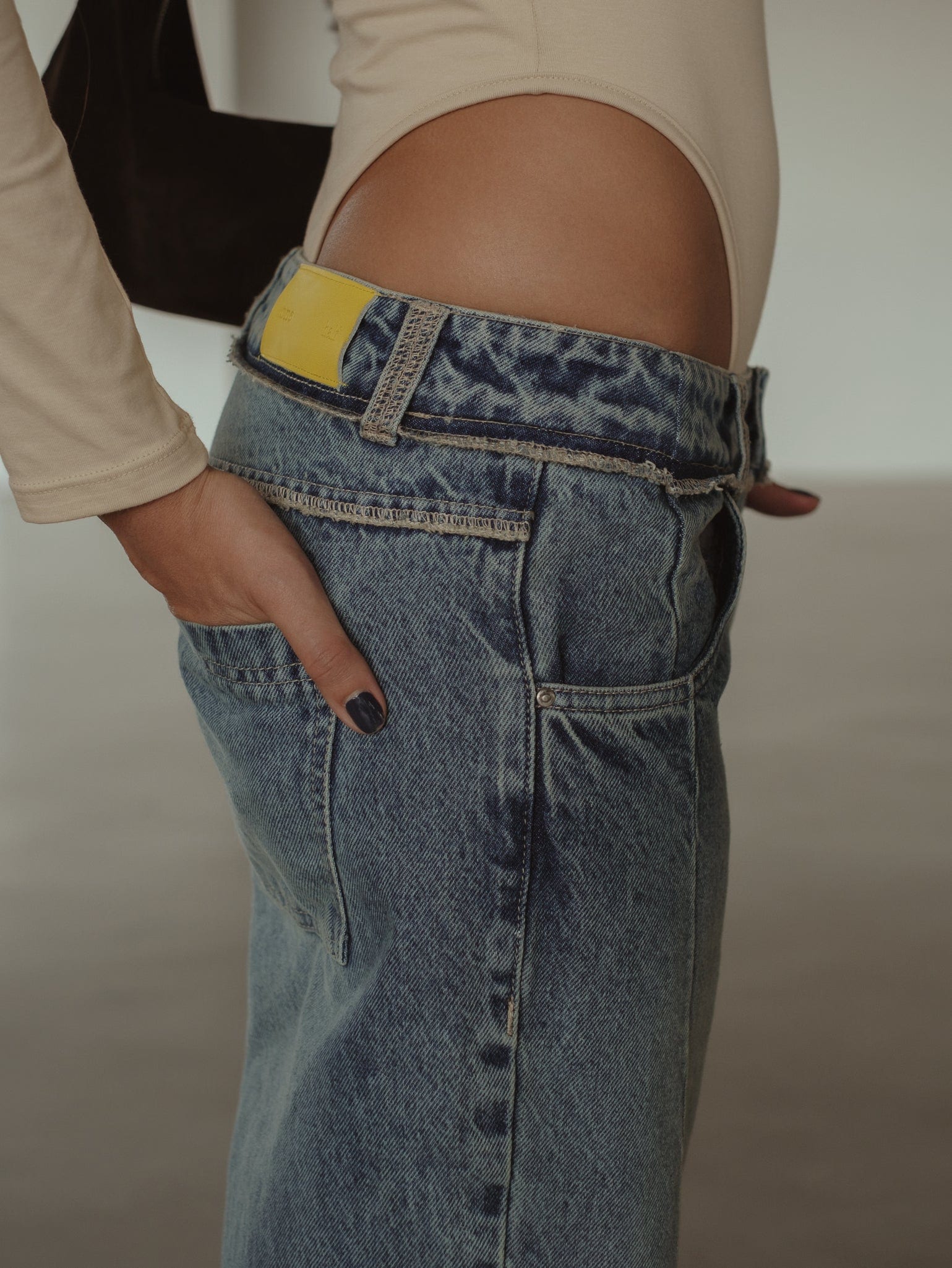 SPLIT LEG STRAIGHT JEAN - SOFT CLASSIC BLUE - imagen 9
