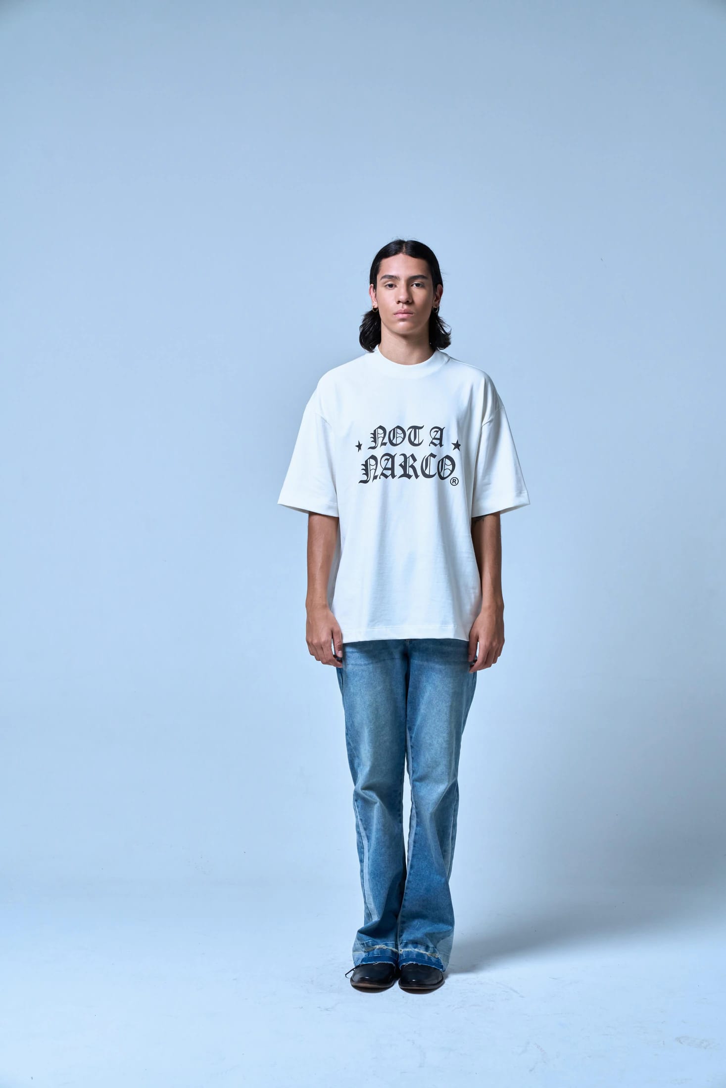 NOT A NARCO STAR CREME T-SHIRT - imagen 2
