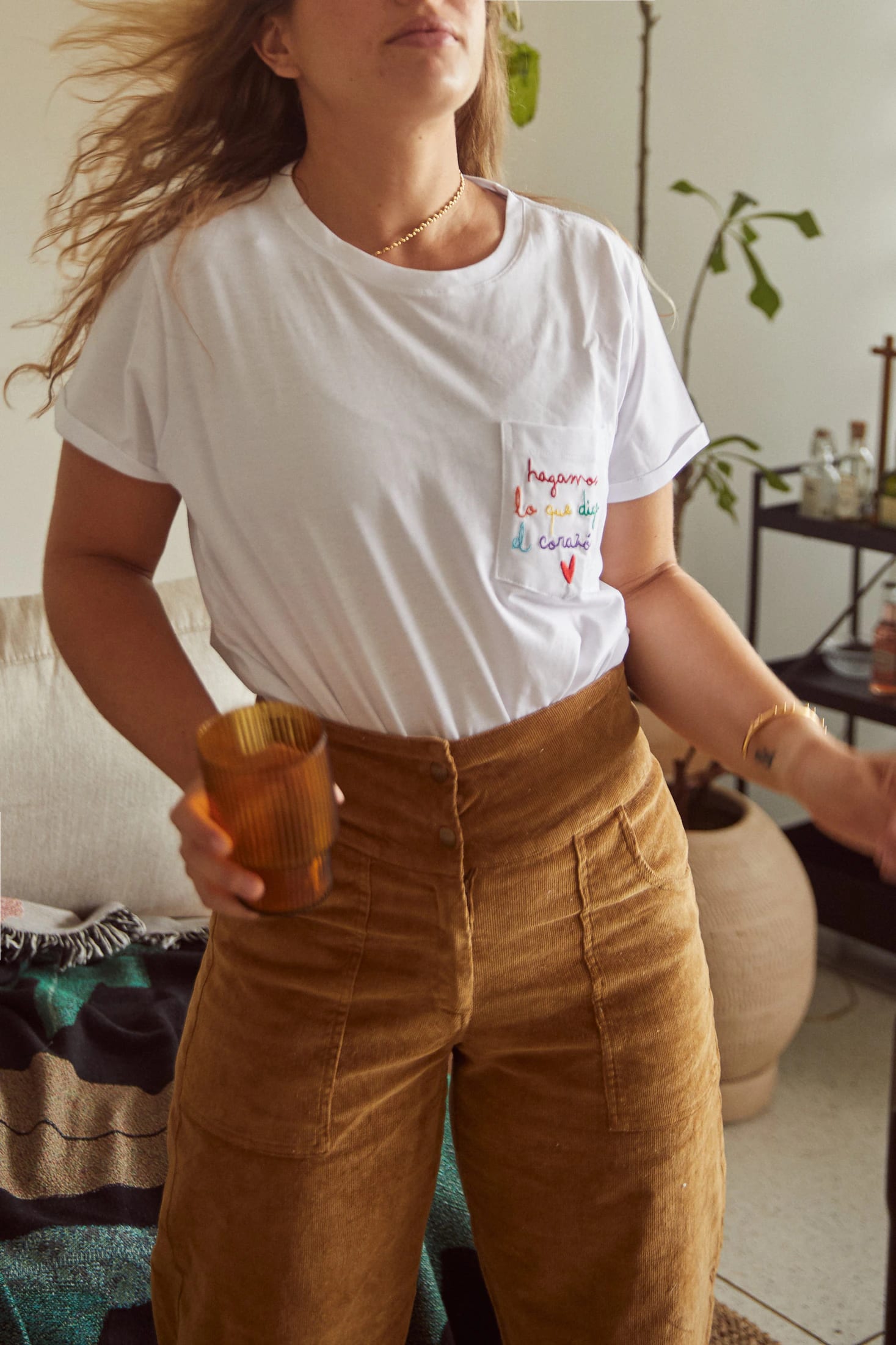 Hagamos Lo Que Diga El Corazón Embroidered Oversized Tee - imagen 2