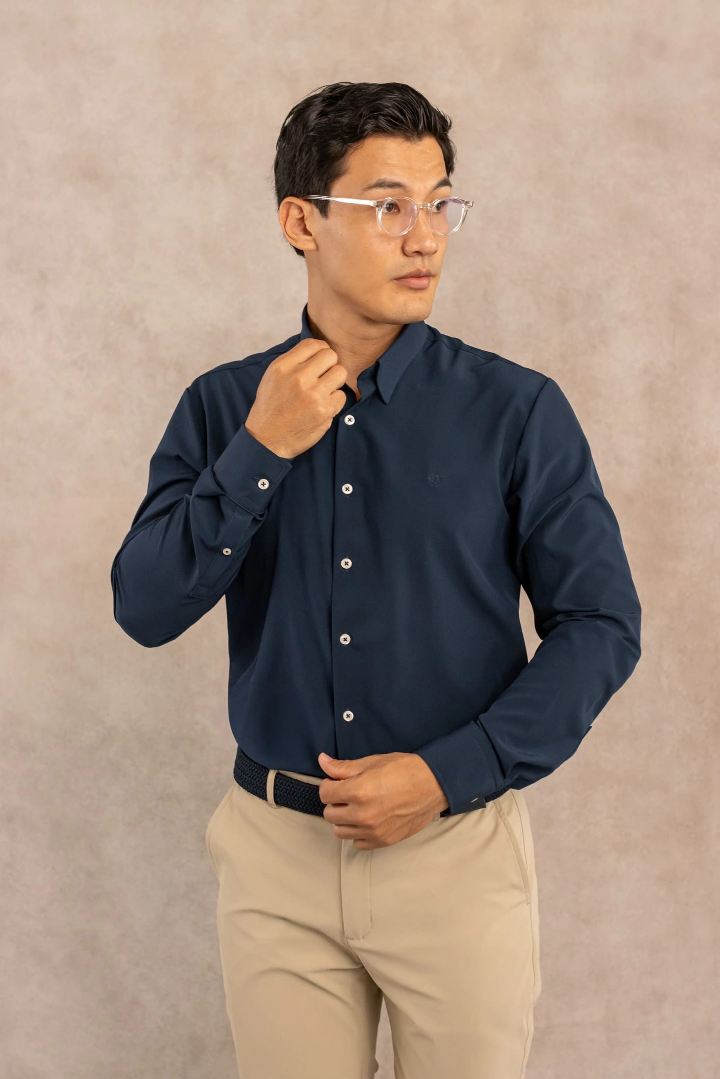 Camisa Performance Antiarrugas Azul Oscuro - imagen 3