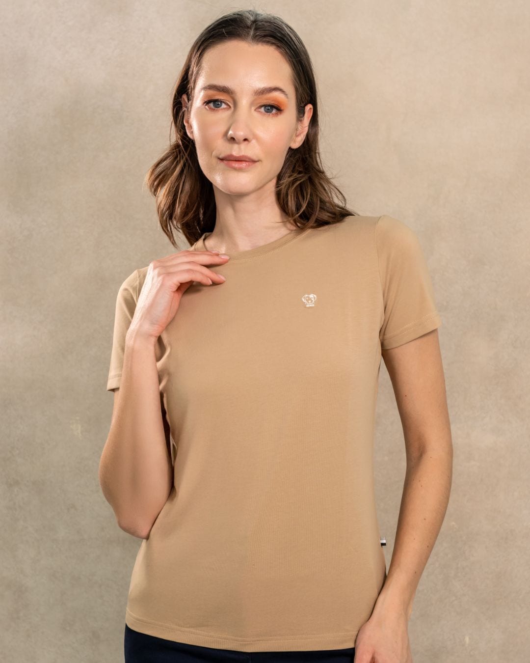 Camiseta Antimanchas de Mujer Arena - Talla Regular - imagen 2