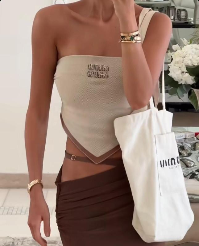 PAÑOLETA MIU MIU NUDE CON BORDE CAFE - imagen 1