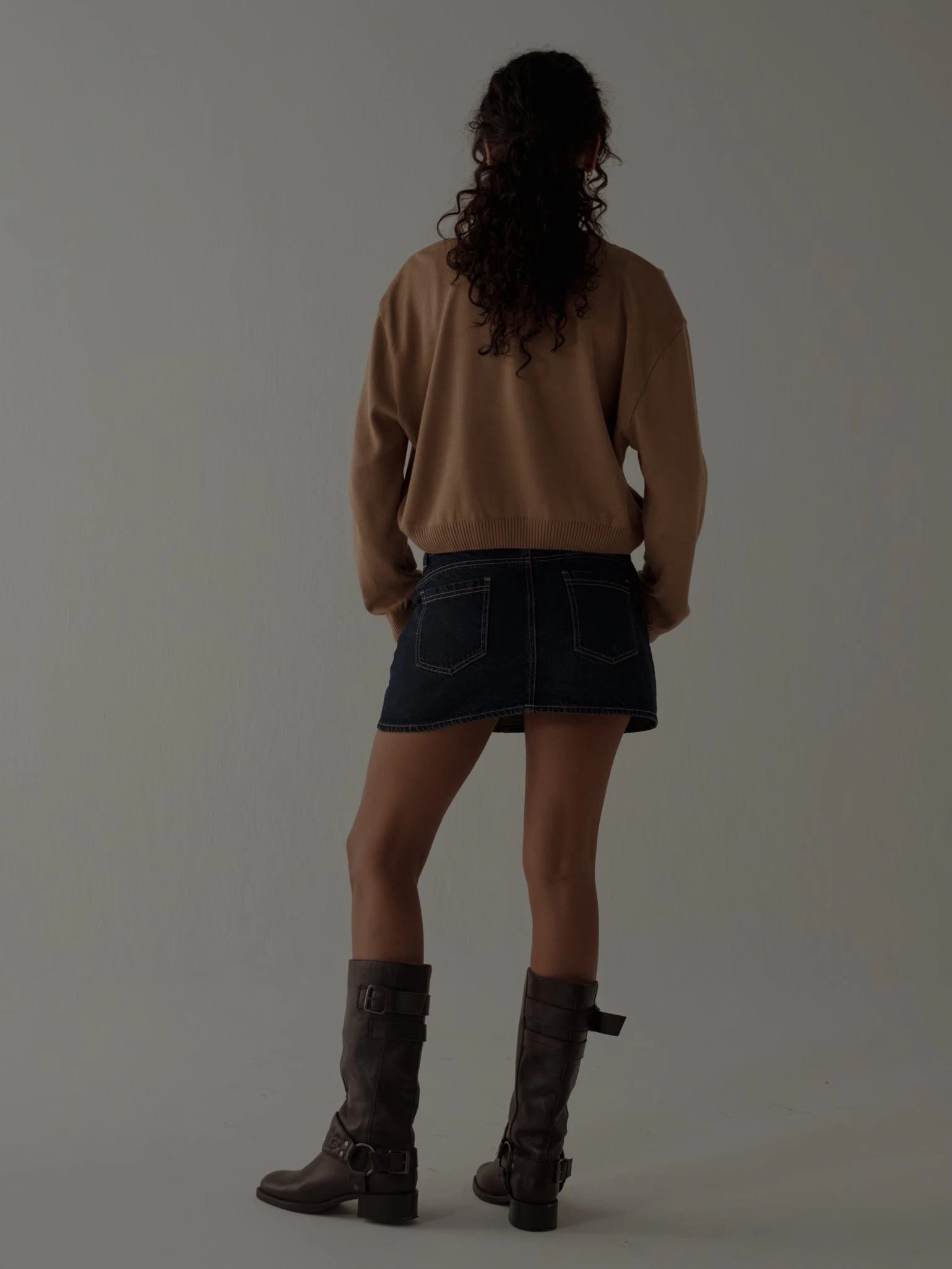 ONE HALF V-NECK KNIT SWEATER - SEPIA - imagen 5