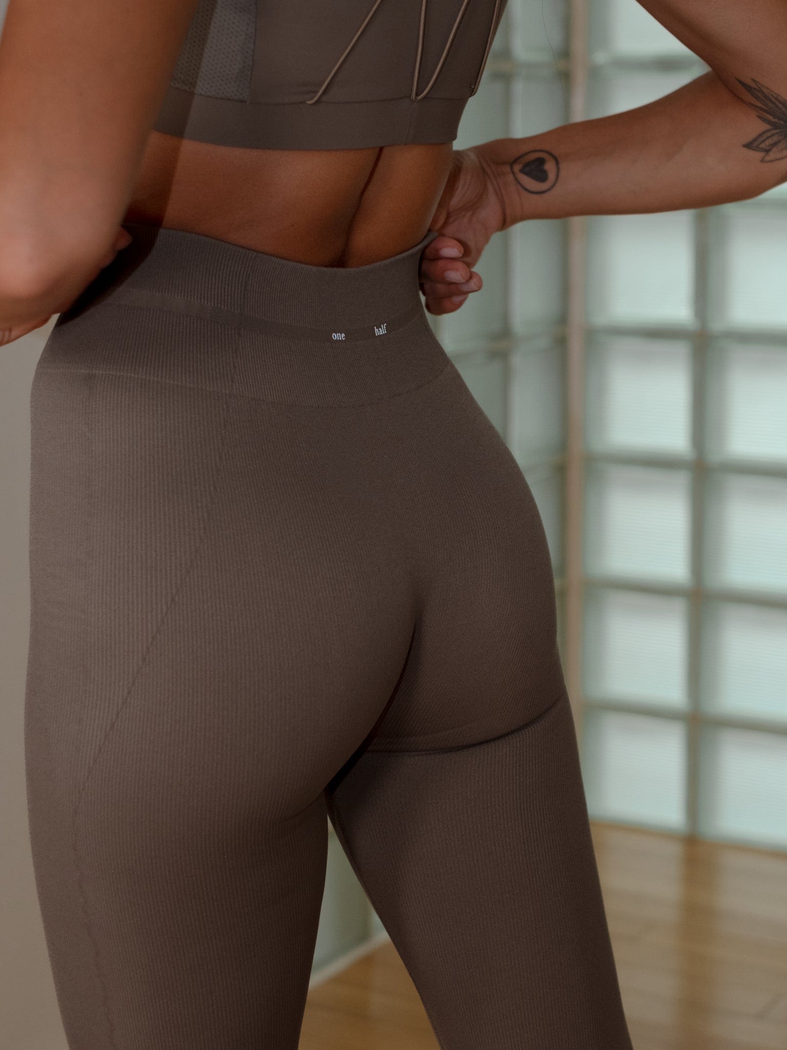 FORM SEAMLESS LEGGINGS - TAUPE - imagen 7