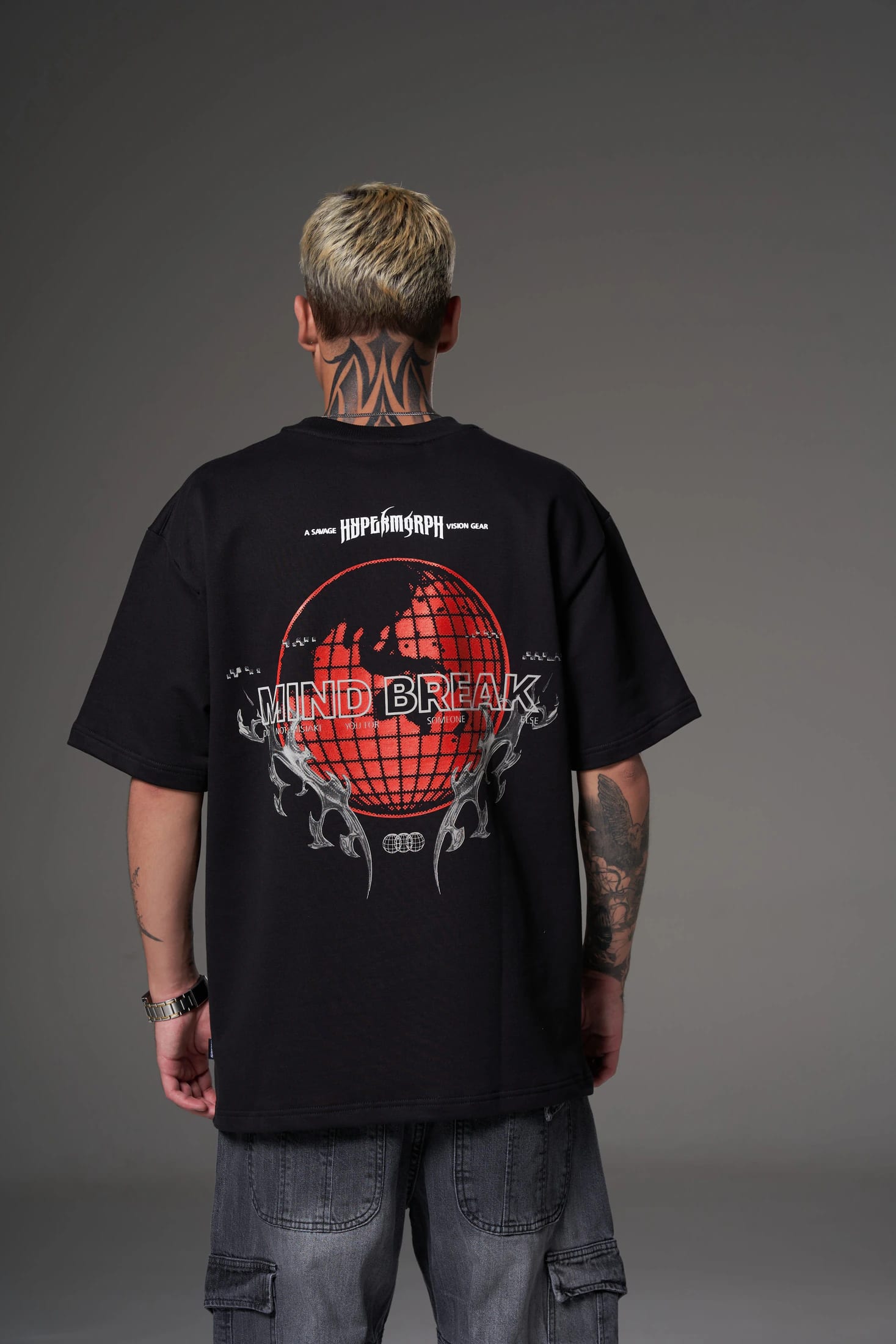 T shirt hyper red world negra  300 gramos - imagen 2