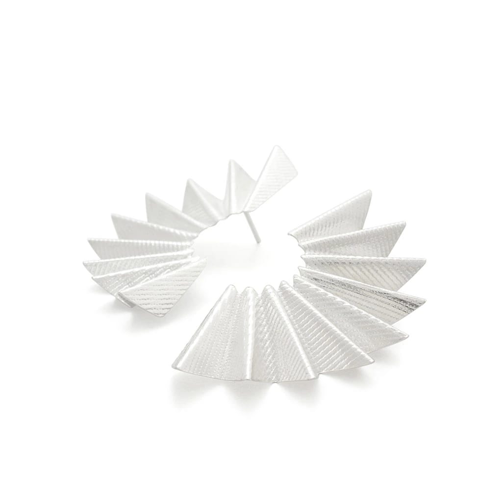 ARETES ABANICOS MEDIA LUNA GRANDES PLATEADOS - imagen 1
