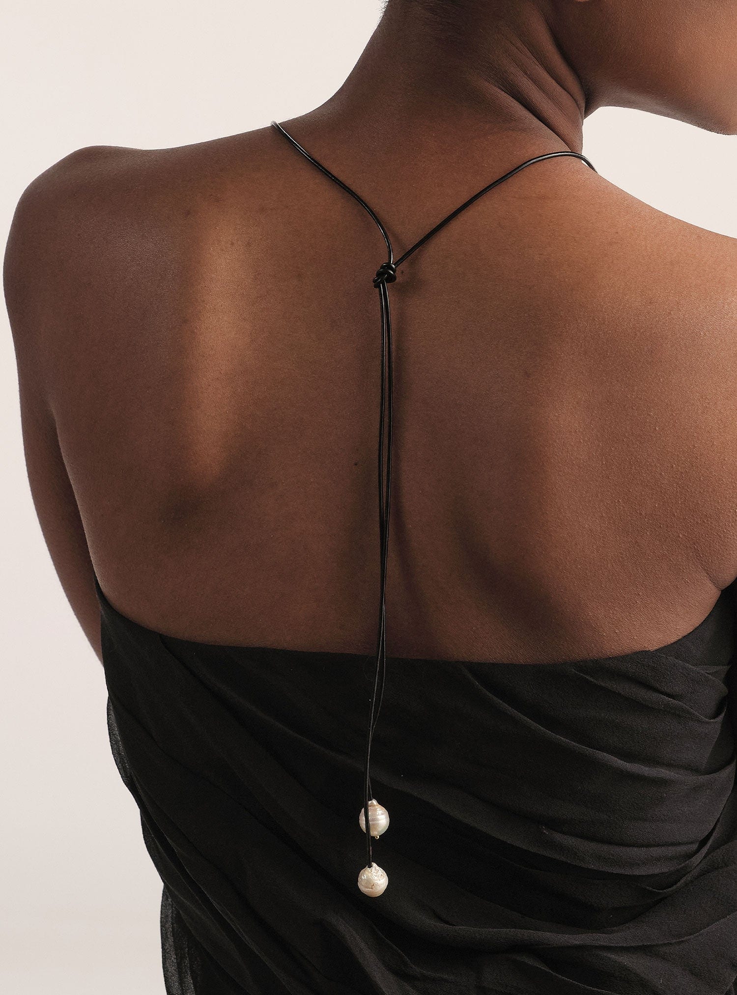 Midnight Emerald Pearl Long Necklace - imagen 3