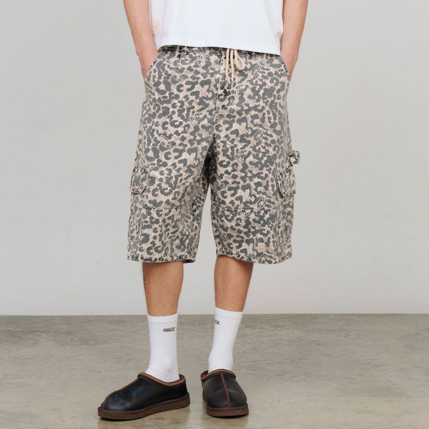 Intuition Leopard Cargo Jorts - Camel - imagen 3