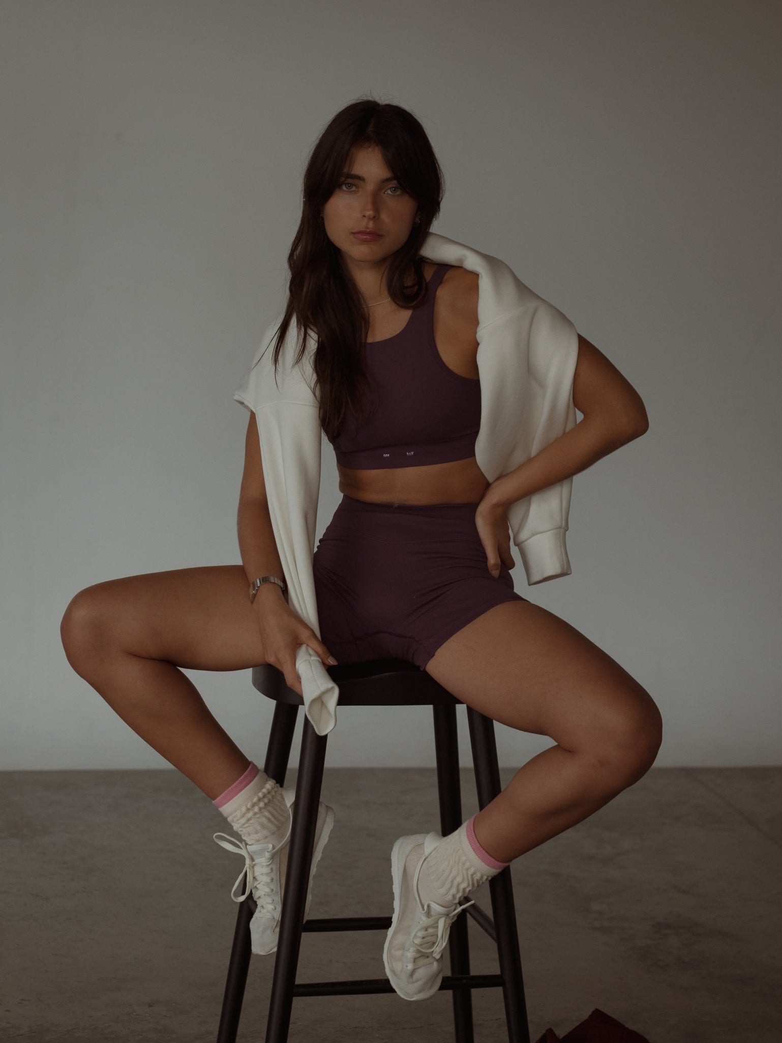 HIGH-PERFORMANCE SEAMLESS CROP TOP - CRANBERRY - imagen 3