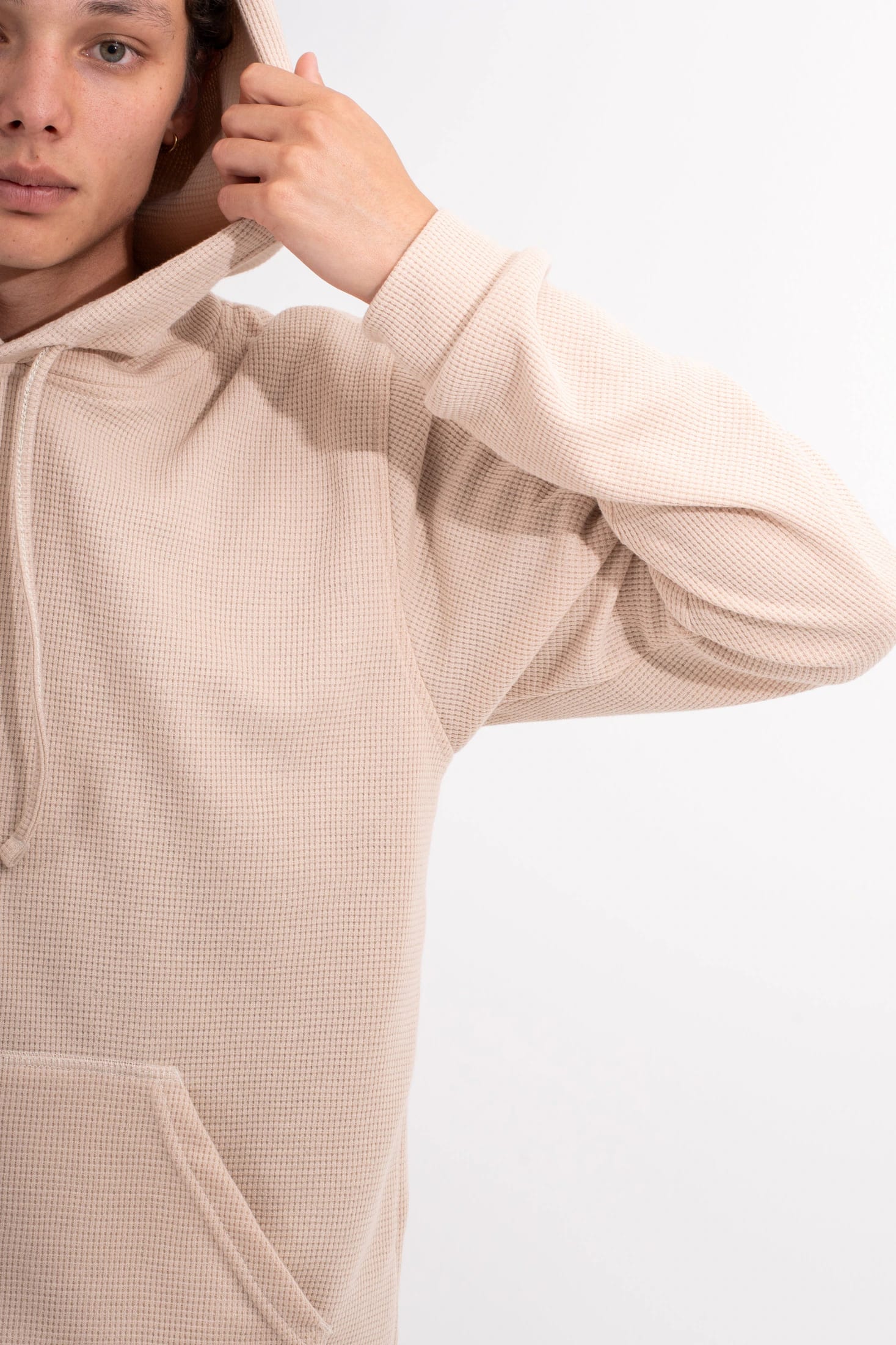 HOODIE BEIGE UNISEX- BÁSICO - imagen 4