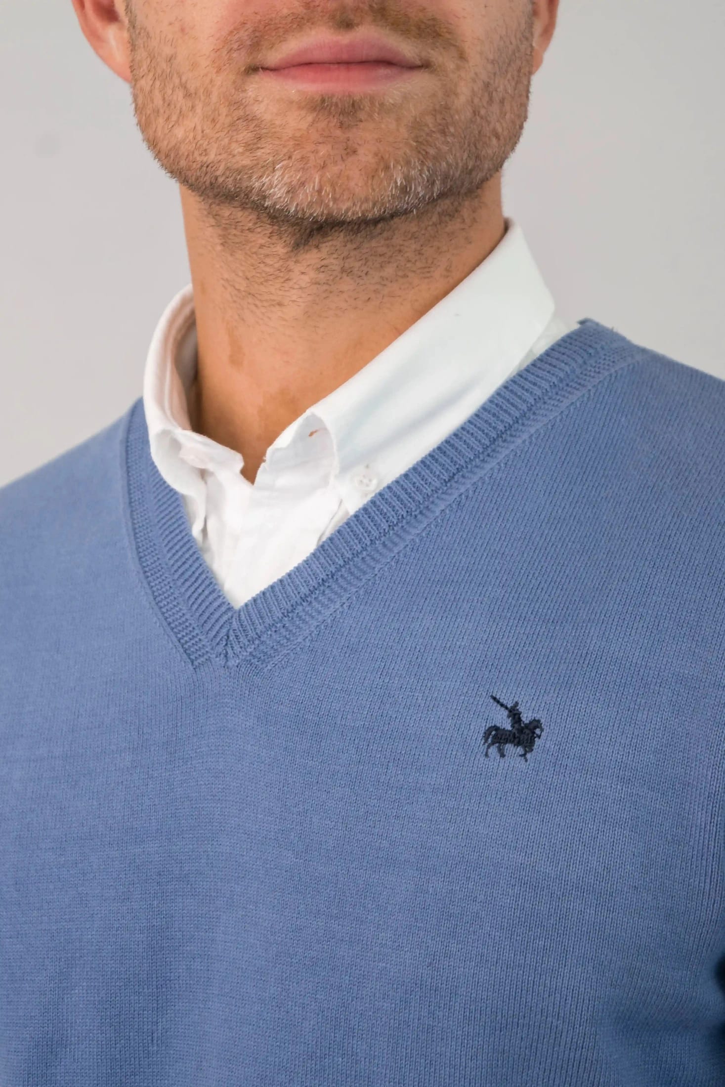 Suéter V neck Hombre Azul Claro - imagen 2