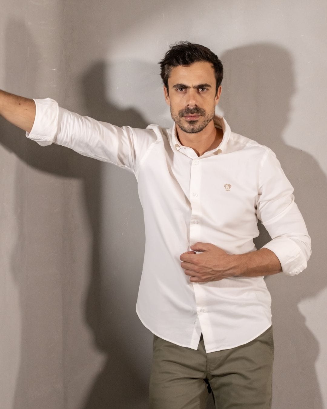 Camisa Antimanchas Oxford Ivory - Talla Regular - imagen 9