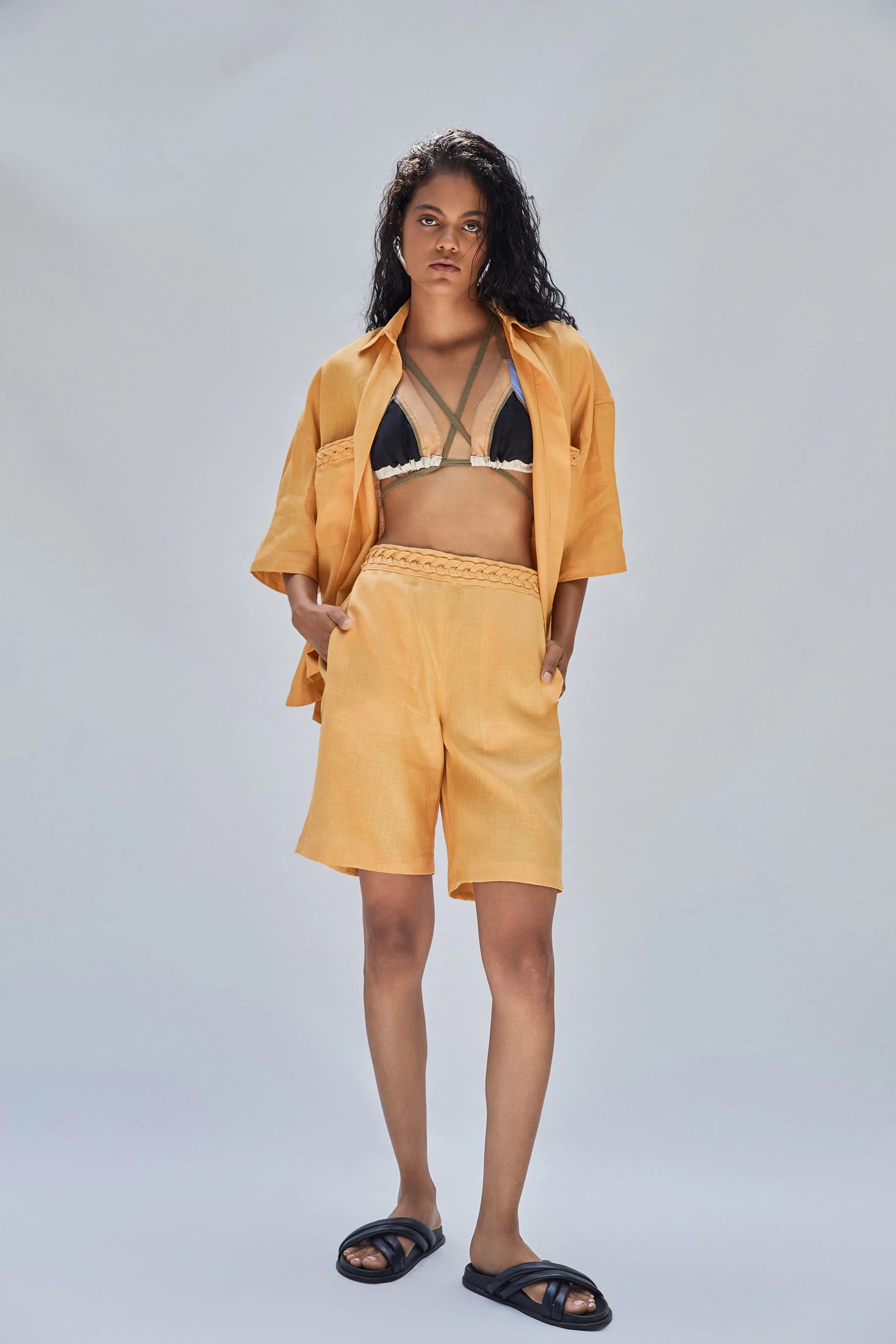 MEL WOMEN SHORTS GOLDEN - imagen 2
