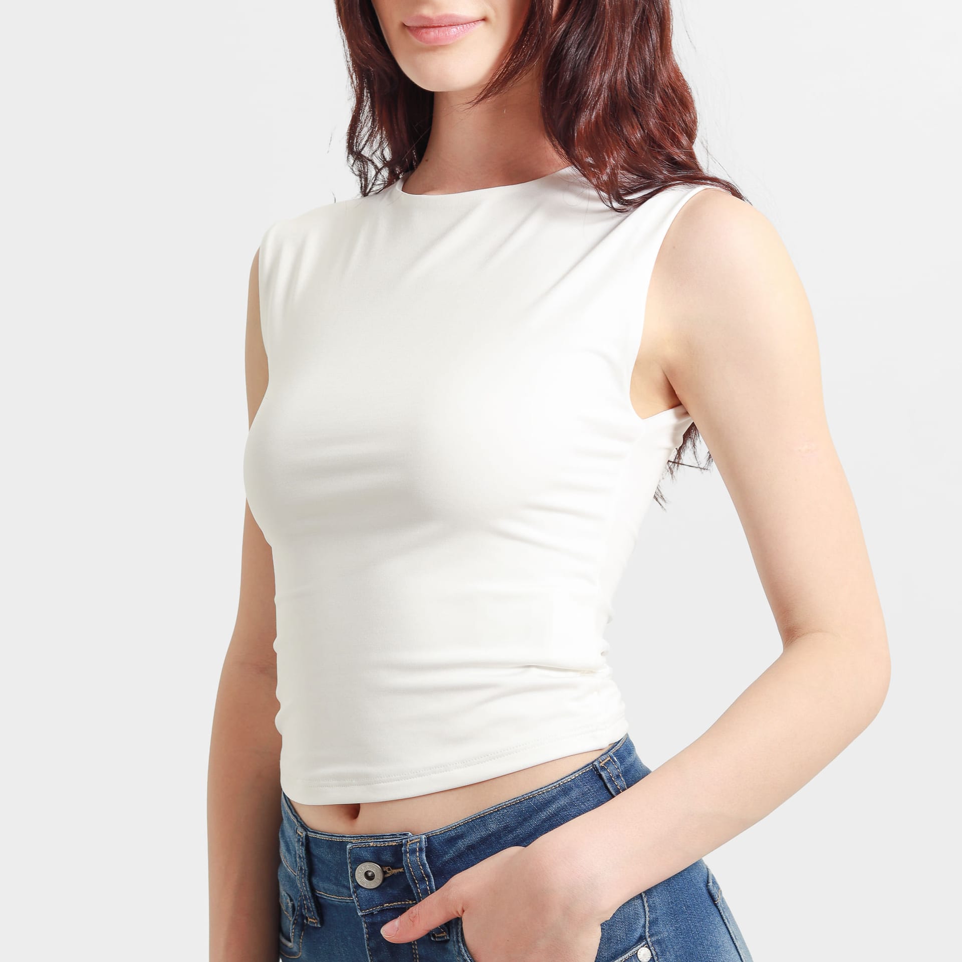 Camiseta crop básica cuello redondo manga sisa - imagen 7