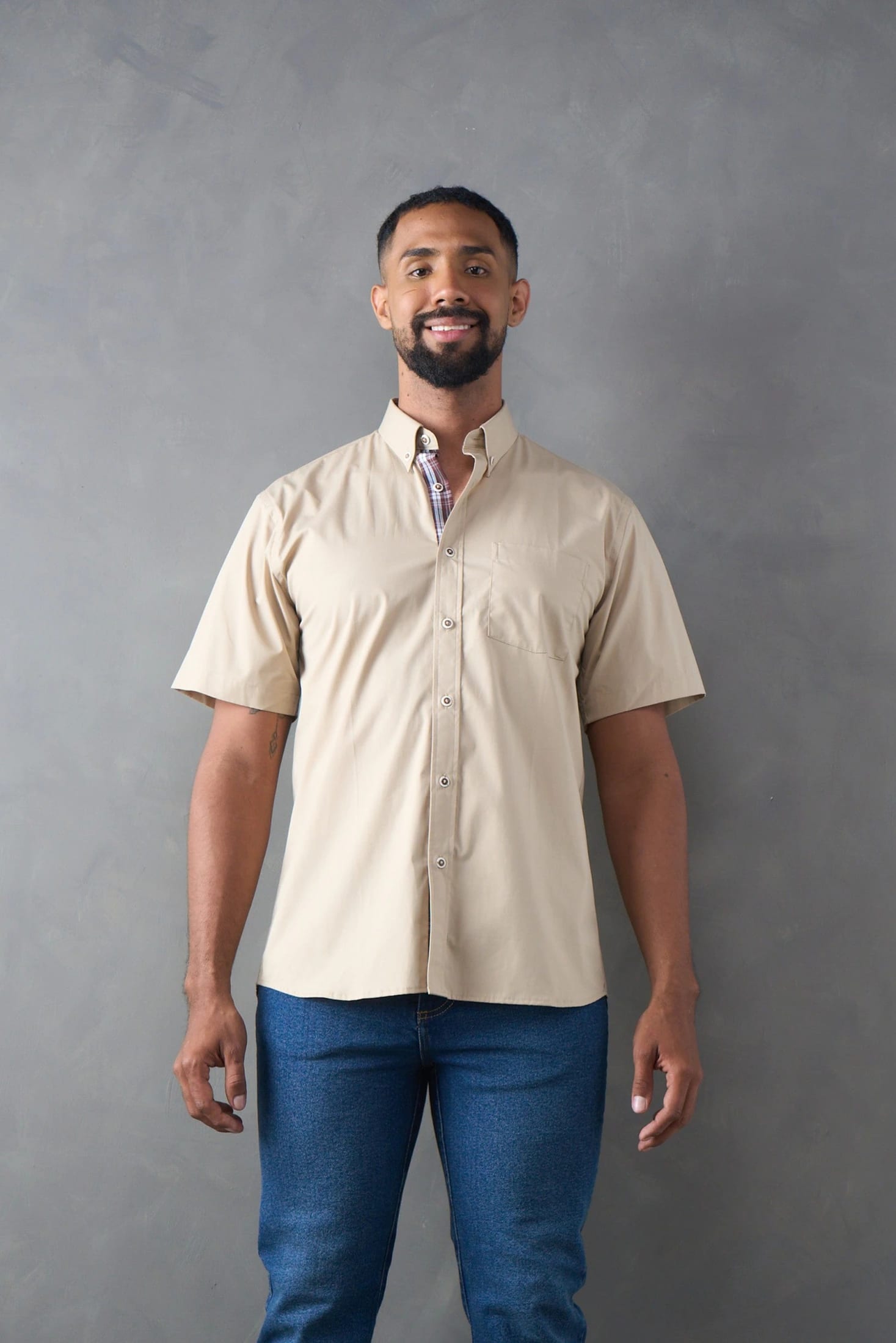 Camisa regular fit manga corta caqui - imagen 1
