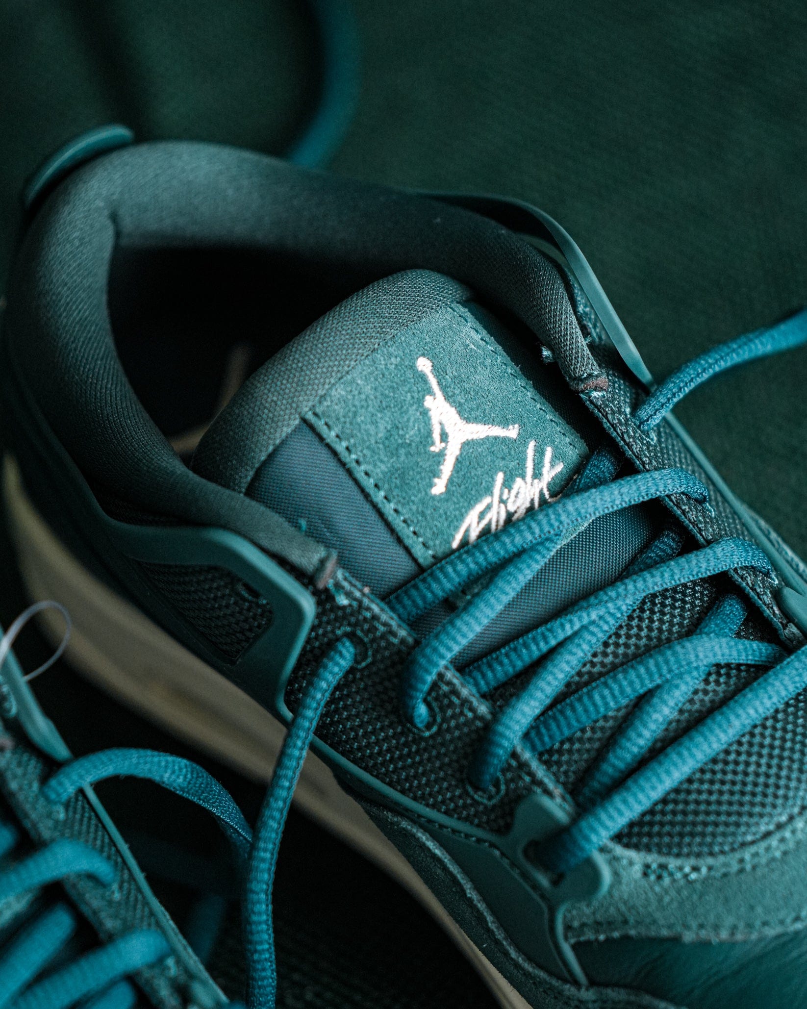 TENIS MUJER AIR JORDAN 4 VERDE OSCURO - imagen 2