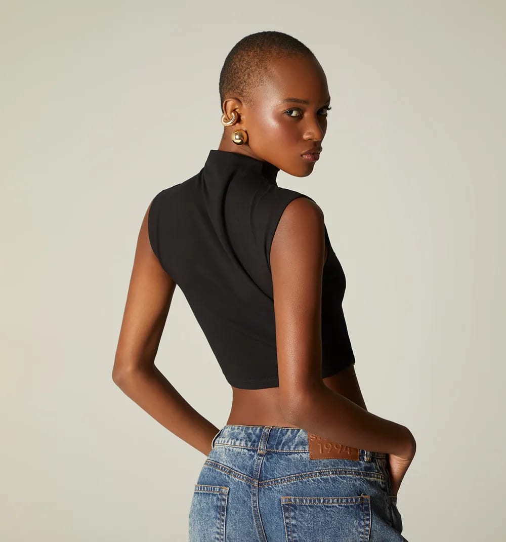 Blusa crop con herraje - imagen 17