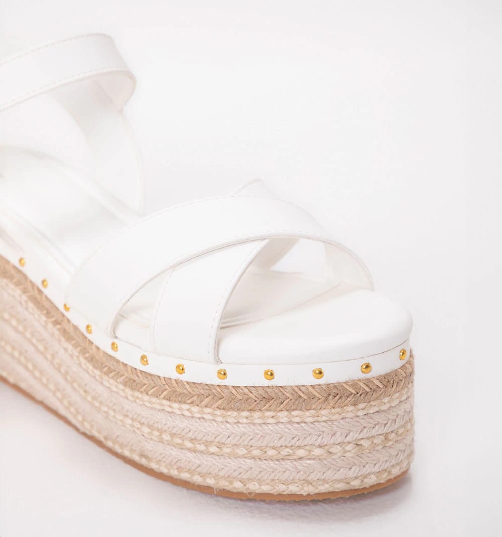 Sandalia planaforma con correas enlazada - imagen 2