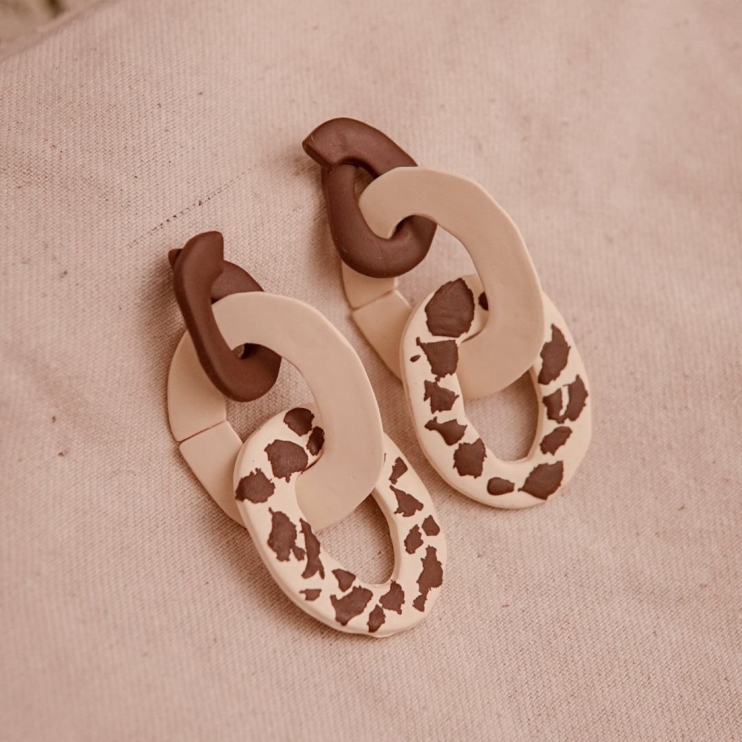 Aretes Lau Pantoja Cow Print - imagen 3