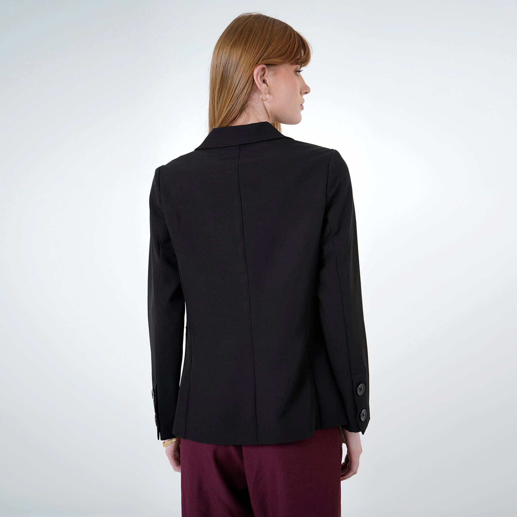 Chaqueta blazer básico con solapa y botones - imagen 15