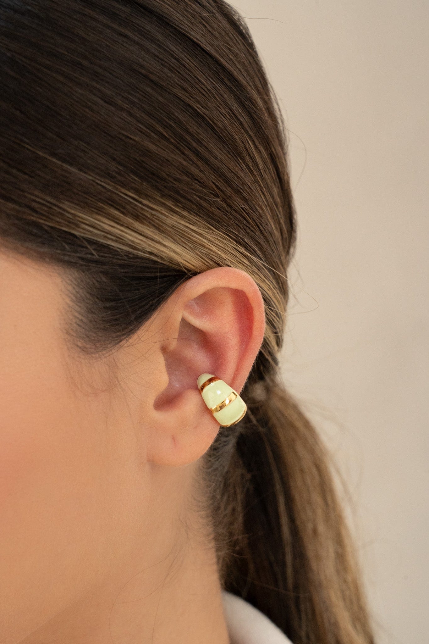 Earcuff Rayas Gold - imagen 2