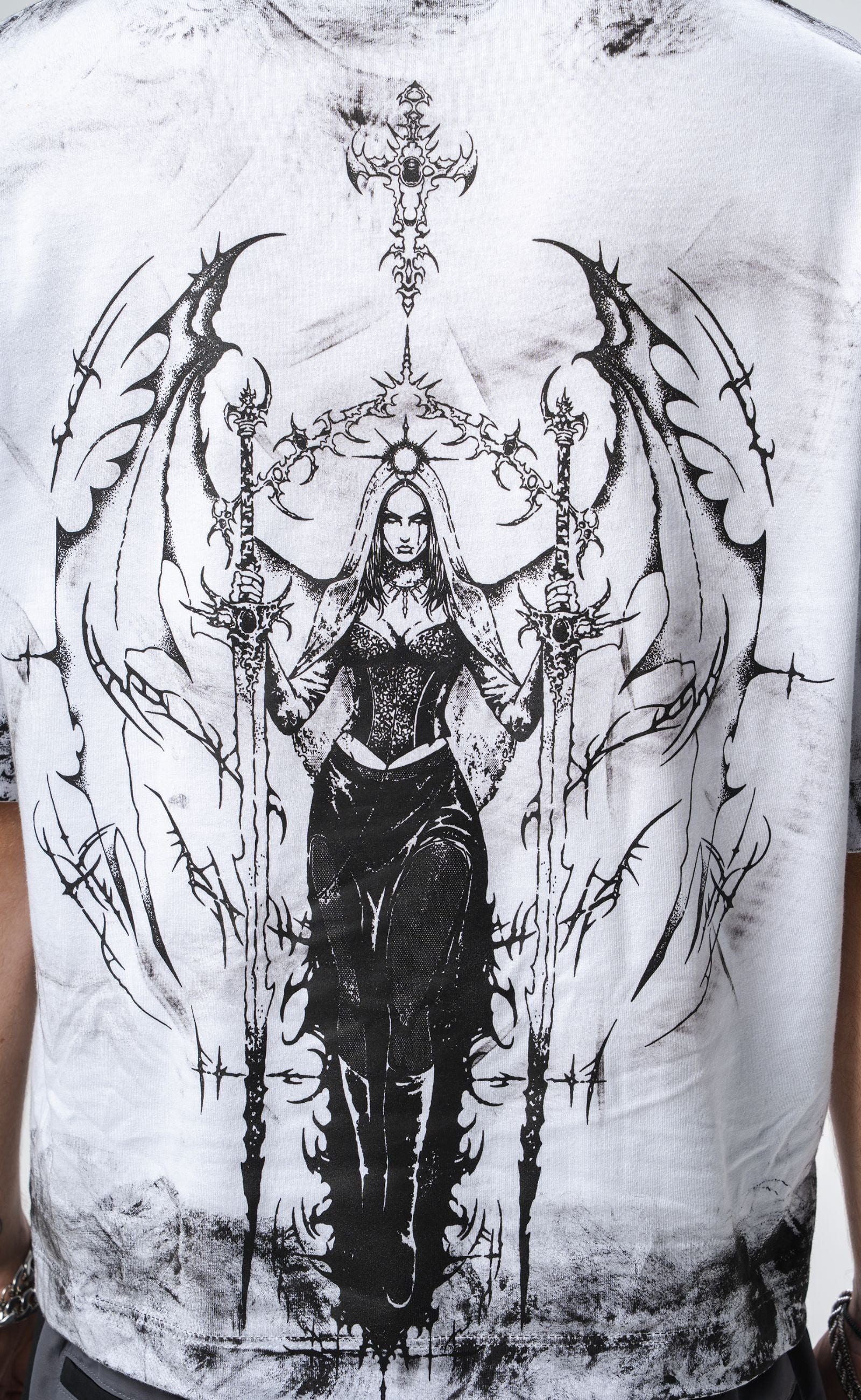 Camiseta Distressed Divina Mortem - imagen 5