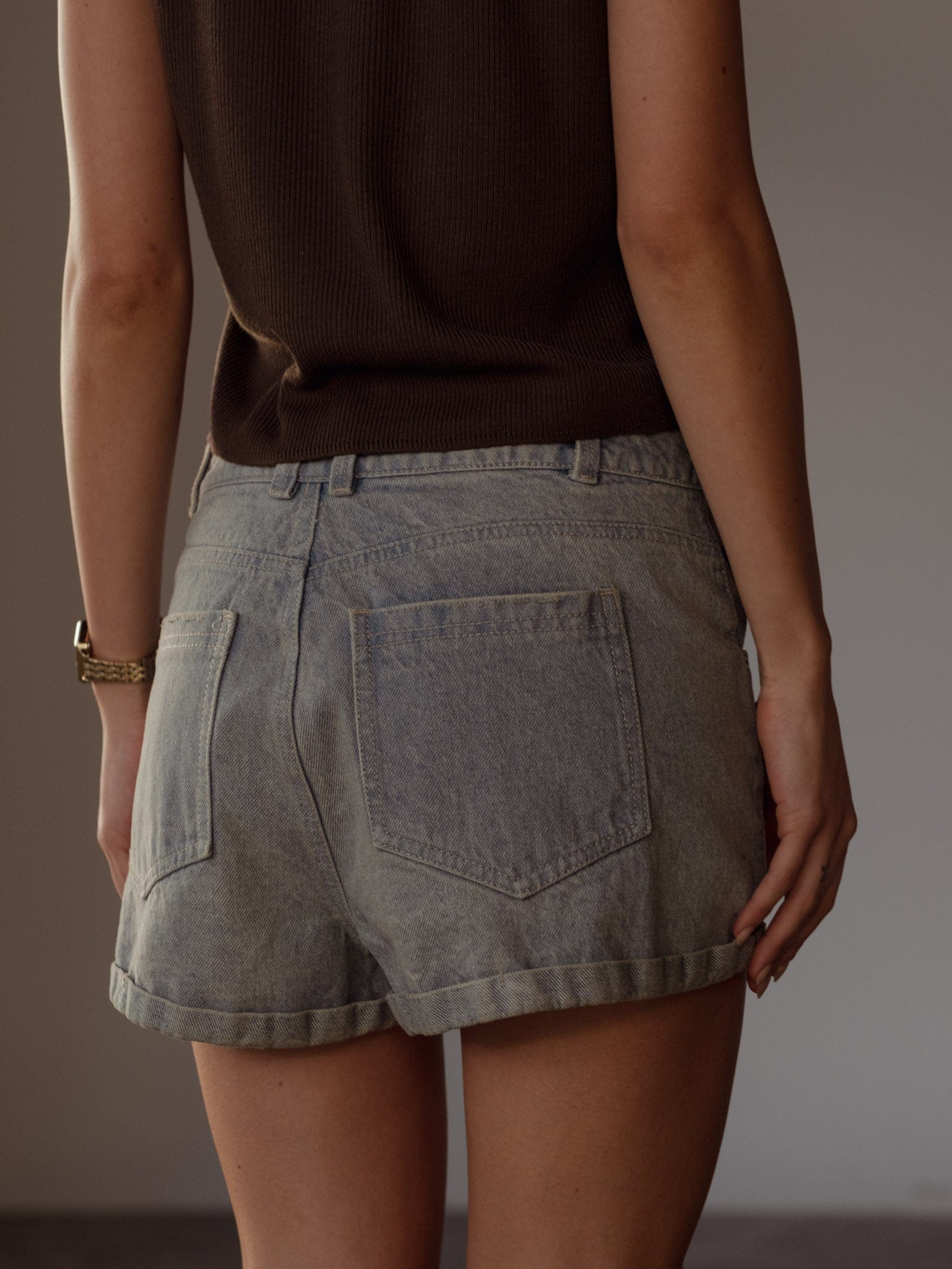 LOW RISE DENIM SHORT  - DIRTY ICE BLUE - imagen 13