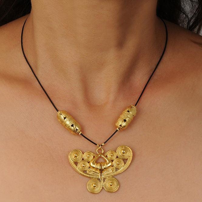 Collar Cuero Negro y Dije Grande Nariguera Mariposa Tairona - imagen 2