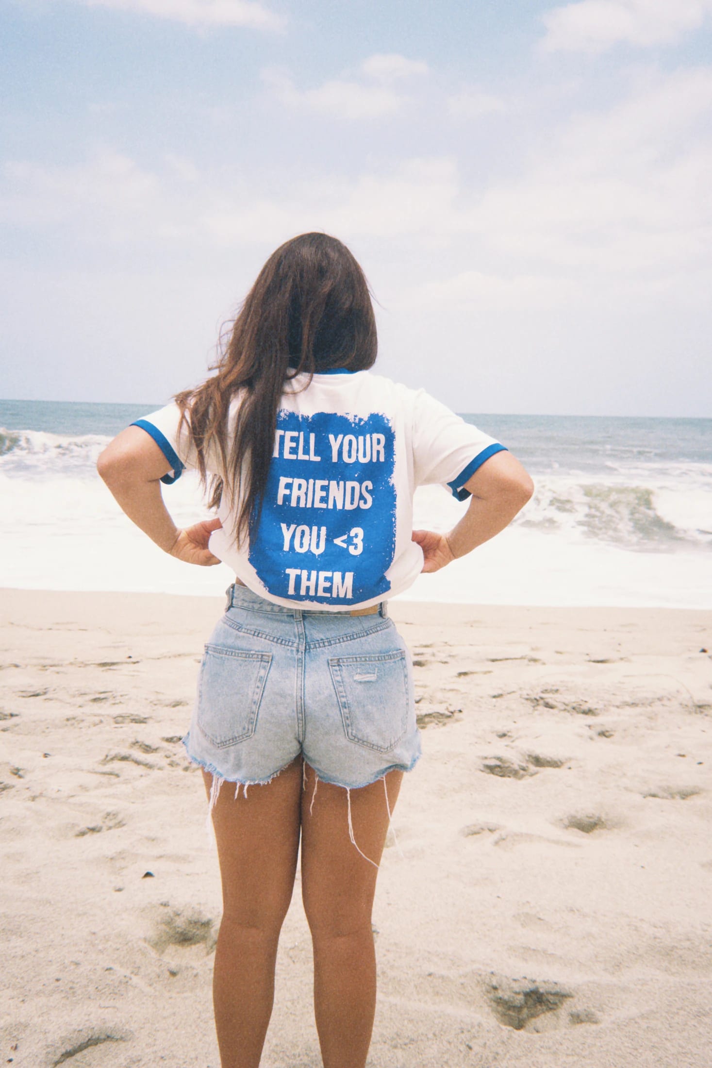 Camiseta "Tell your friends you <3 them" - imagen 14