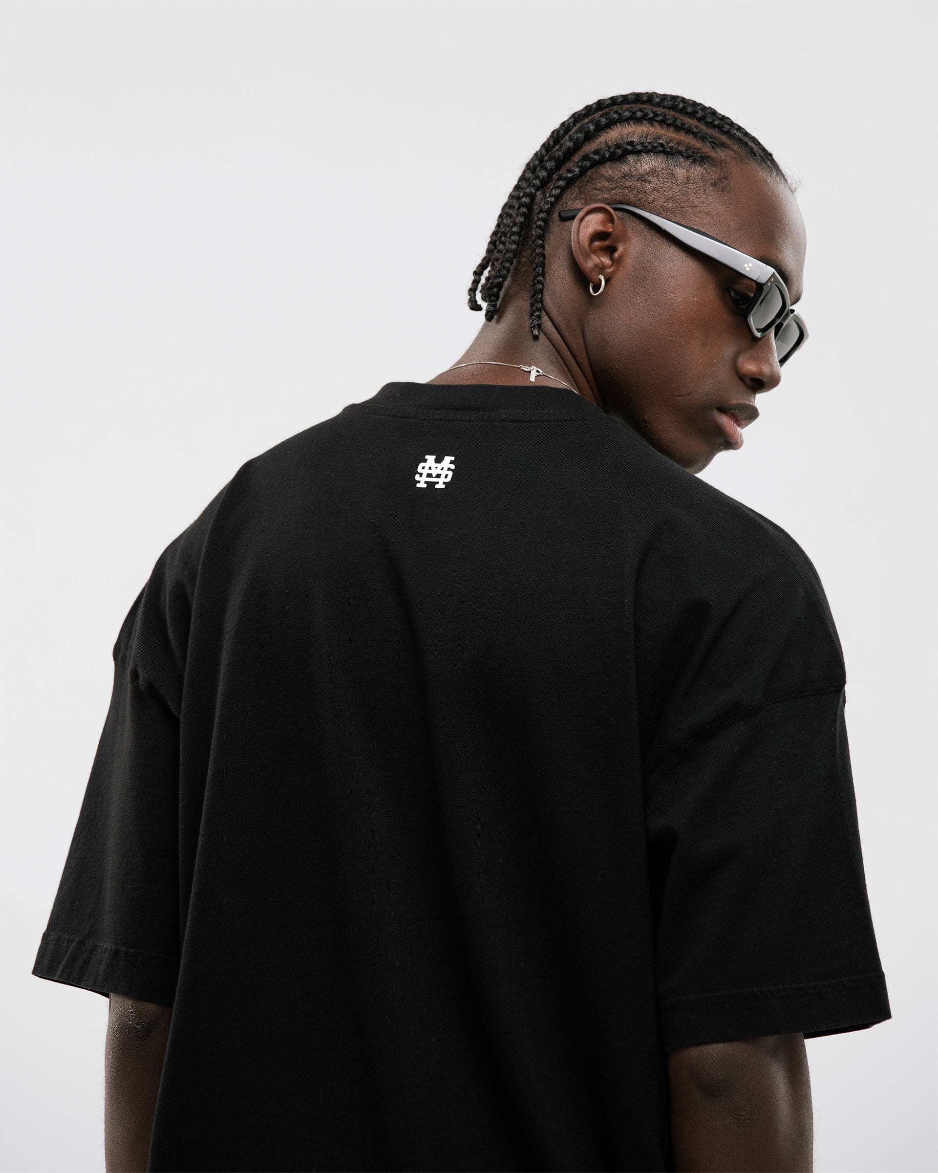 Camiseta Oversized Básica V2 - Negro Oscuro - imagen 4