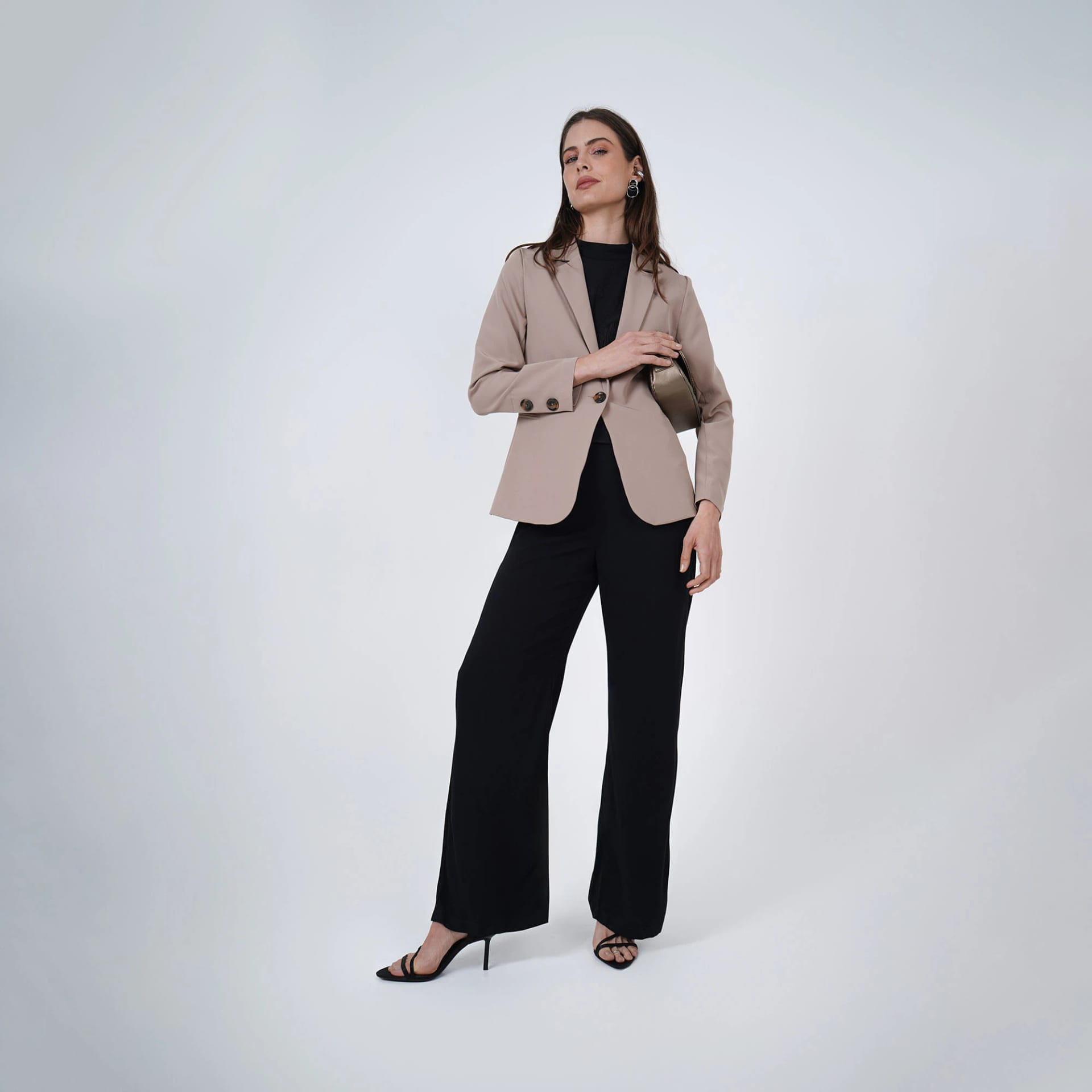Chaqueta blazer básico con solapa y botones - imagen 11