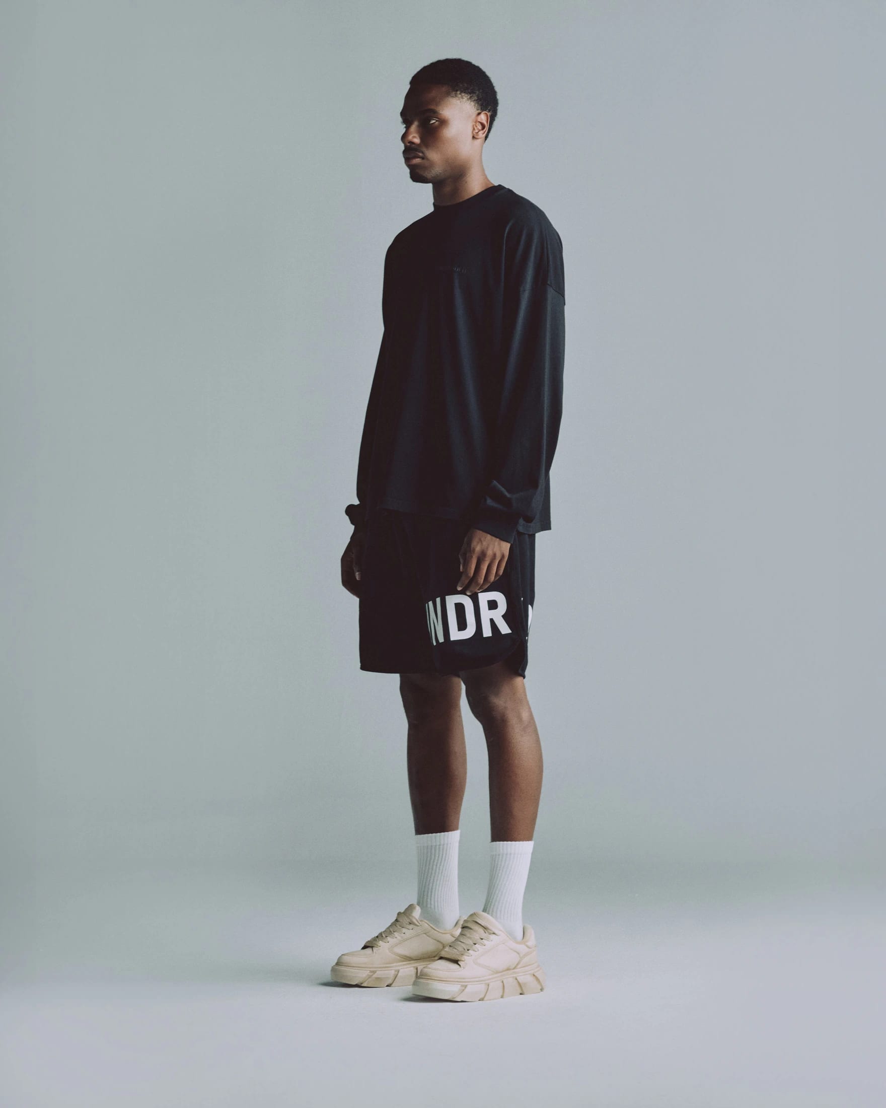 Line Logo Long Sleeve Boxy Fit Tshirt Black - imagen 5