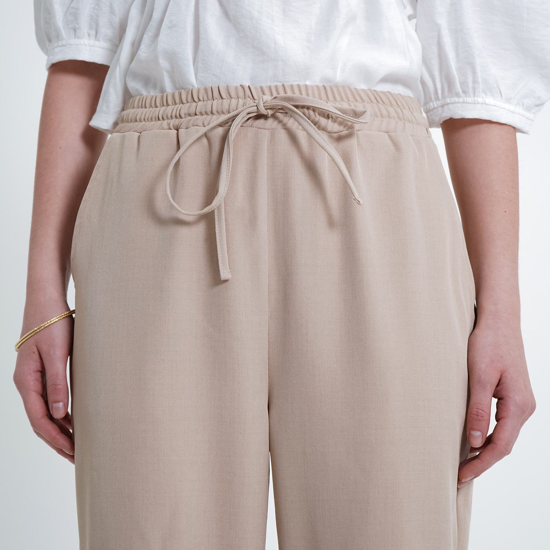 Pantalón recto con elastico y cintura - imagen 10