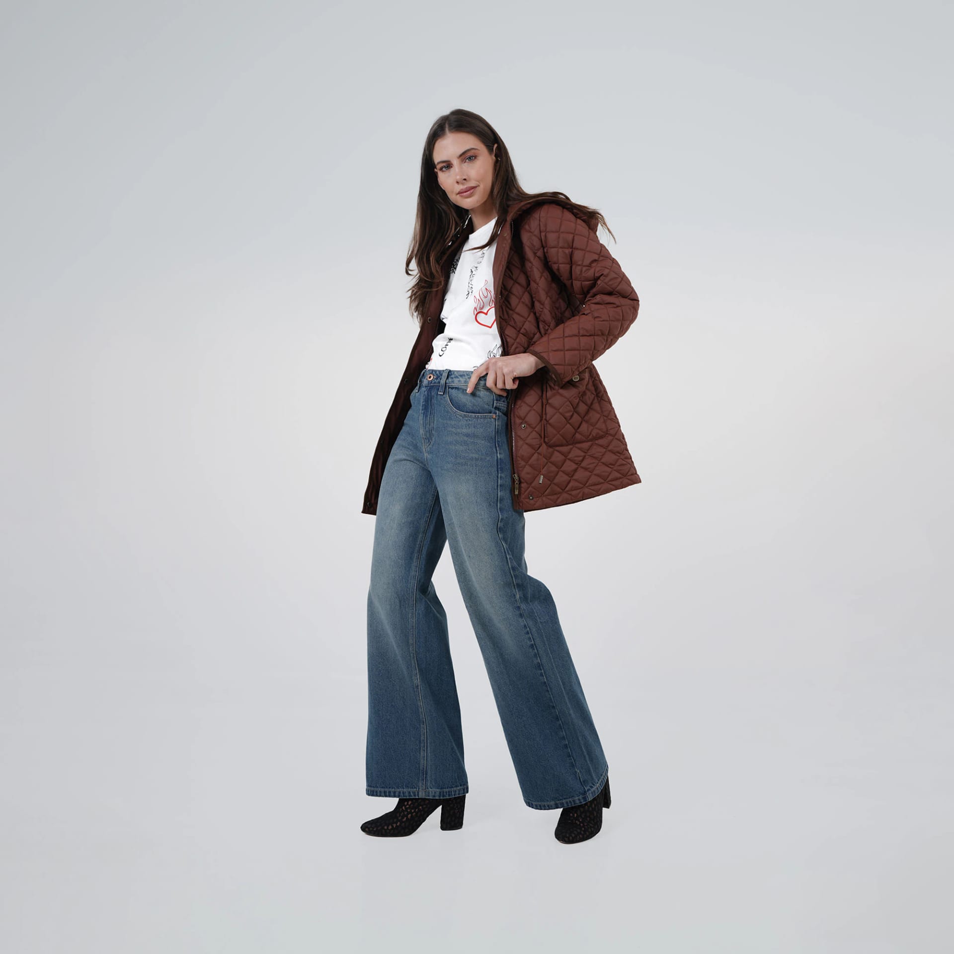 Chaqueta acolchada larga cuello alto con capucha y ajuste en cintura - imagen 23