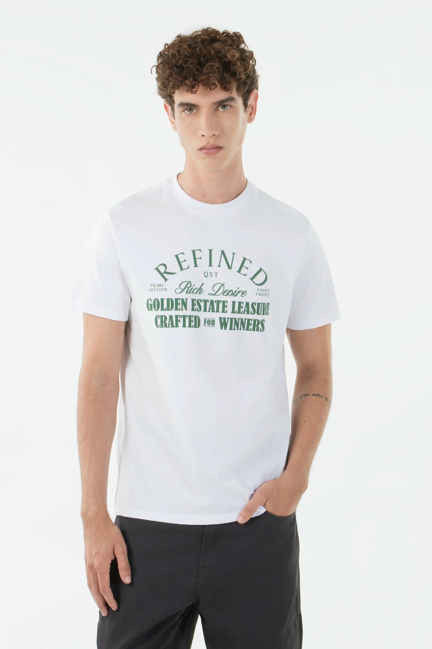 CAMISETA ESPECIAL ESTAMPADO LOCALIZADO COLOR BLANCO - imagen 3