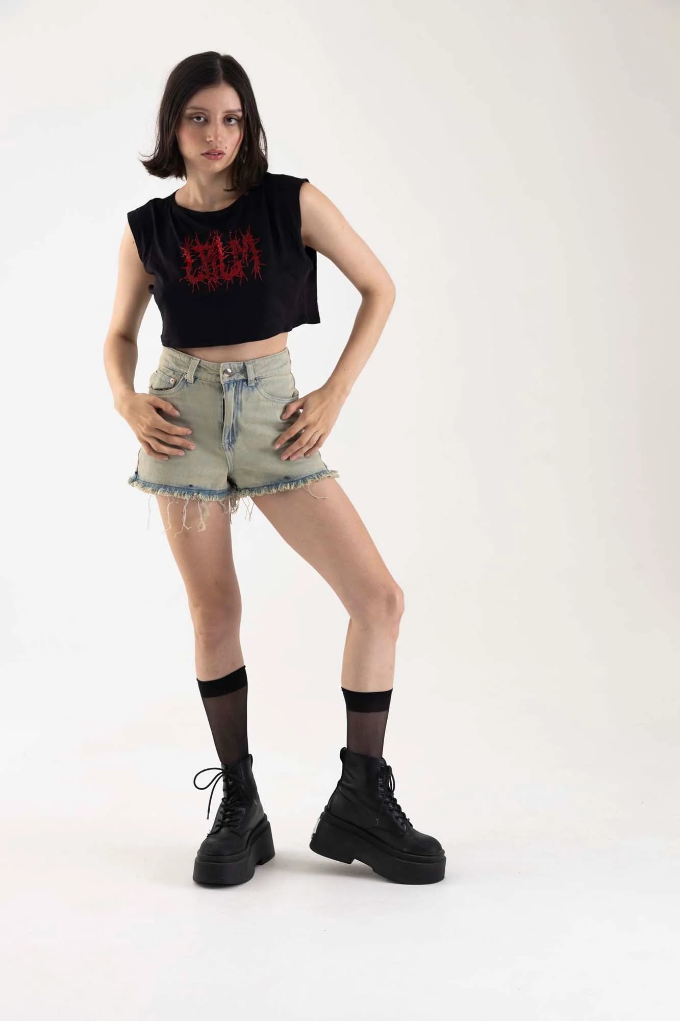 BLACK ACID DENIM SHORT - imagen 25