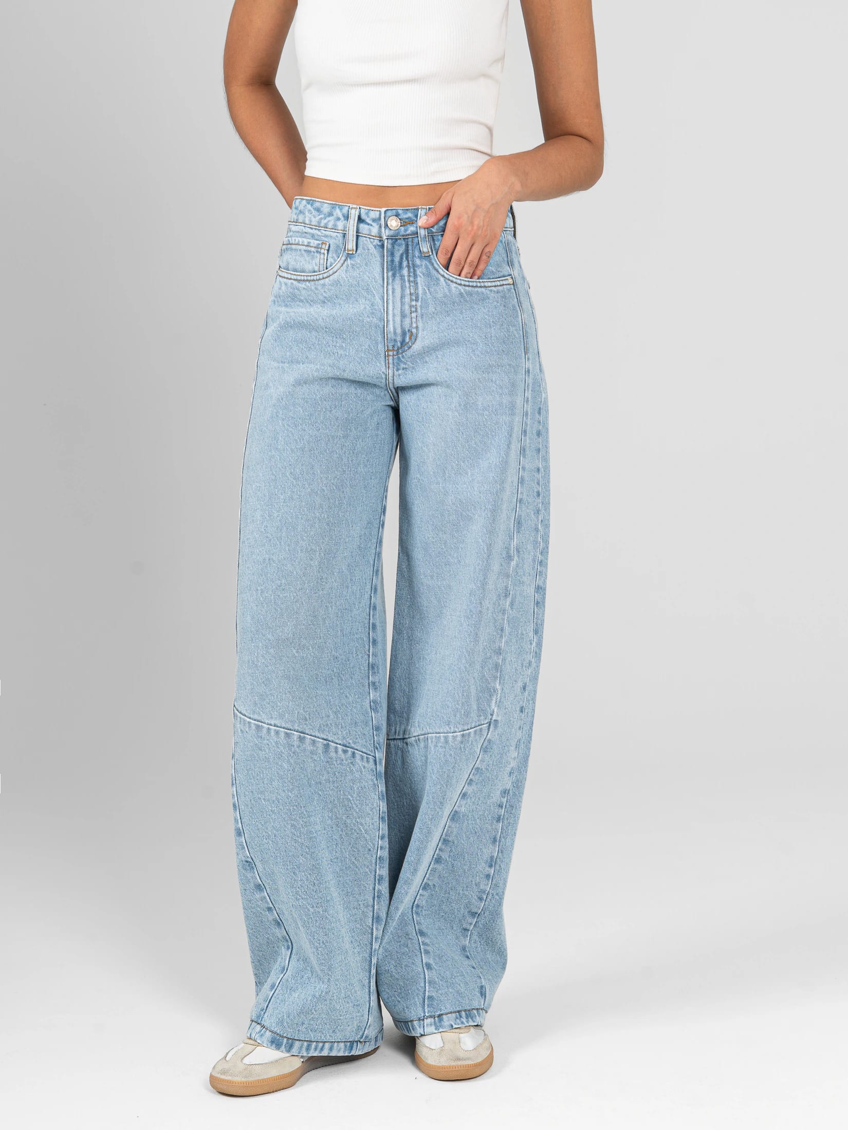 Ref: 066448 Jean wide leg, rígido, tiro alto, con cortes, tono azul claro - imagen 1